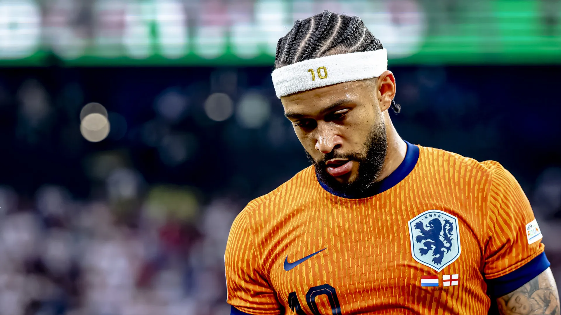 
                    Passaporte de Depay é roubado e jogador vai chegar atrasado à seleção
                