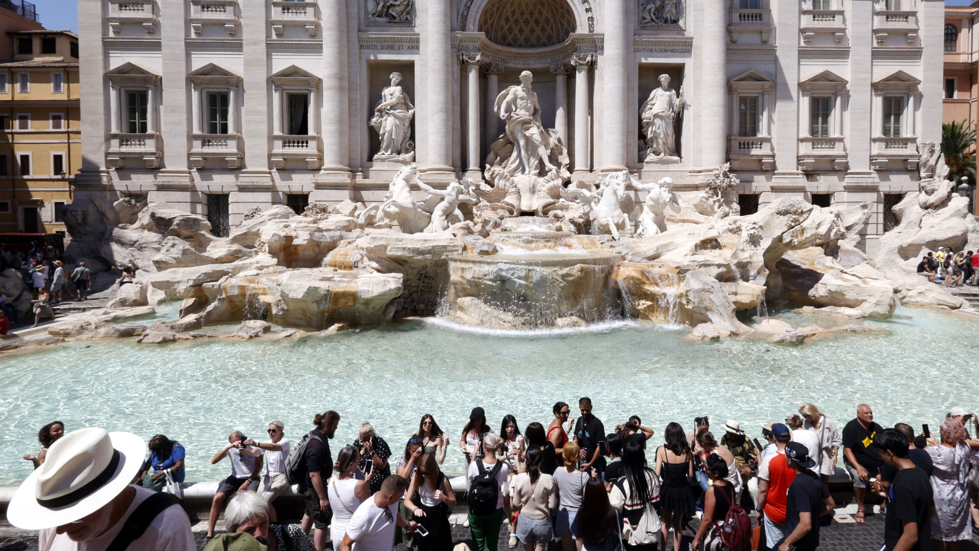 Afinal, acesso à Fonte de Trevi para turistas pode vir a custar 2€