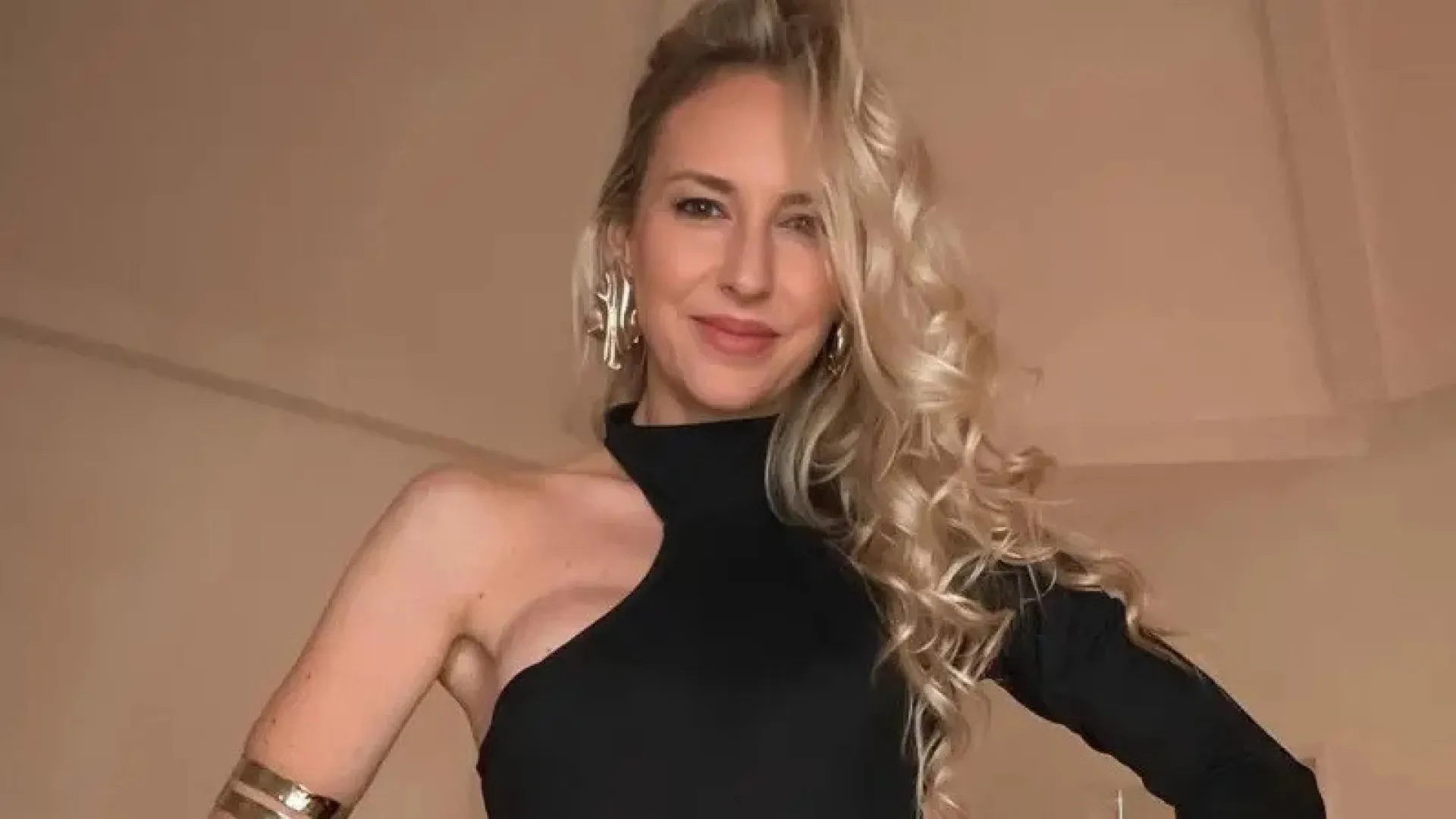 
                    Marido de finalista do Miss Suíça acusado pelo seu violento homicídio
                