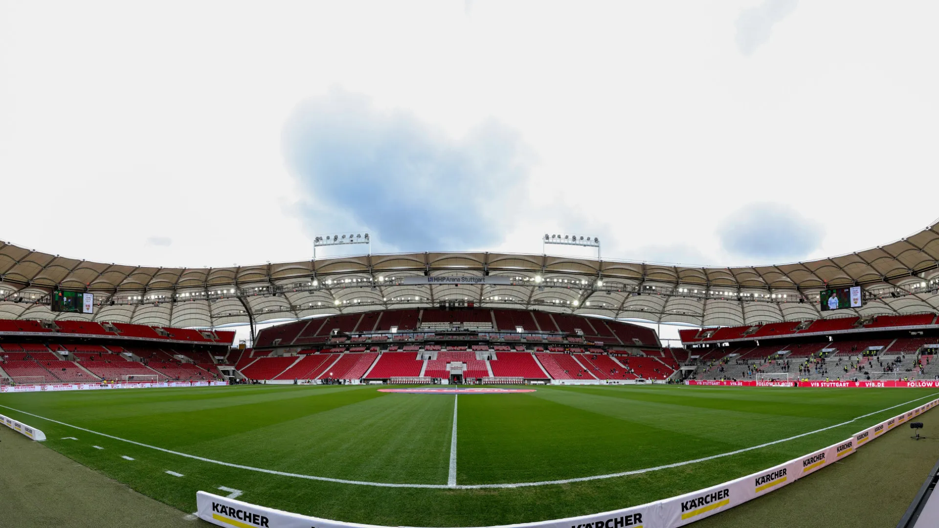 
                    EM DIRETO: Estugarda-FC Porto no arranque dos 'oitavos' da Liga Europa
                