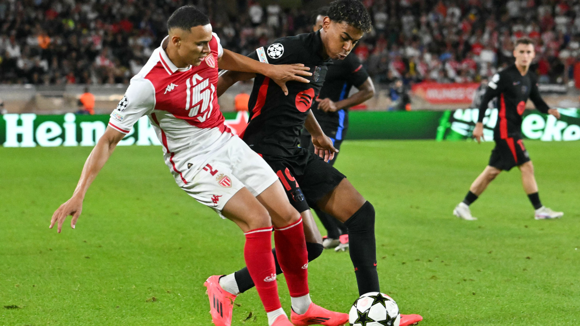 Atenção, Benfica! AS Monaco prega 'rasteira' ao Barcelona na Champions