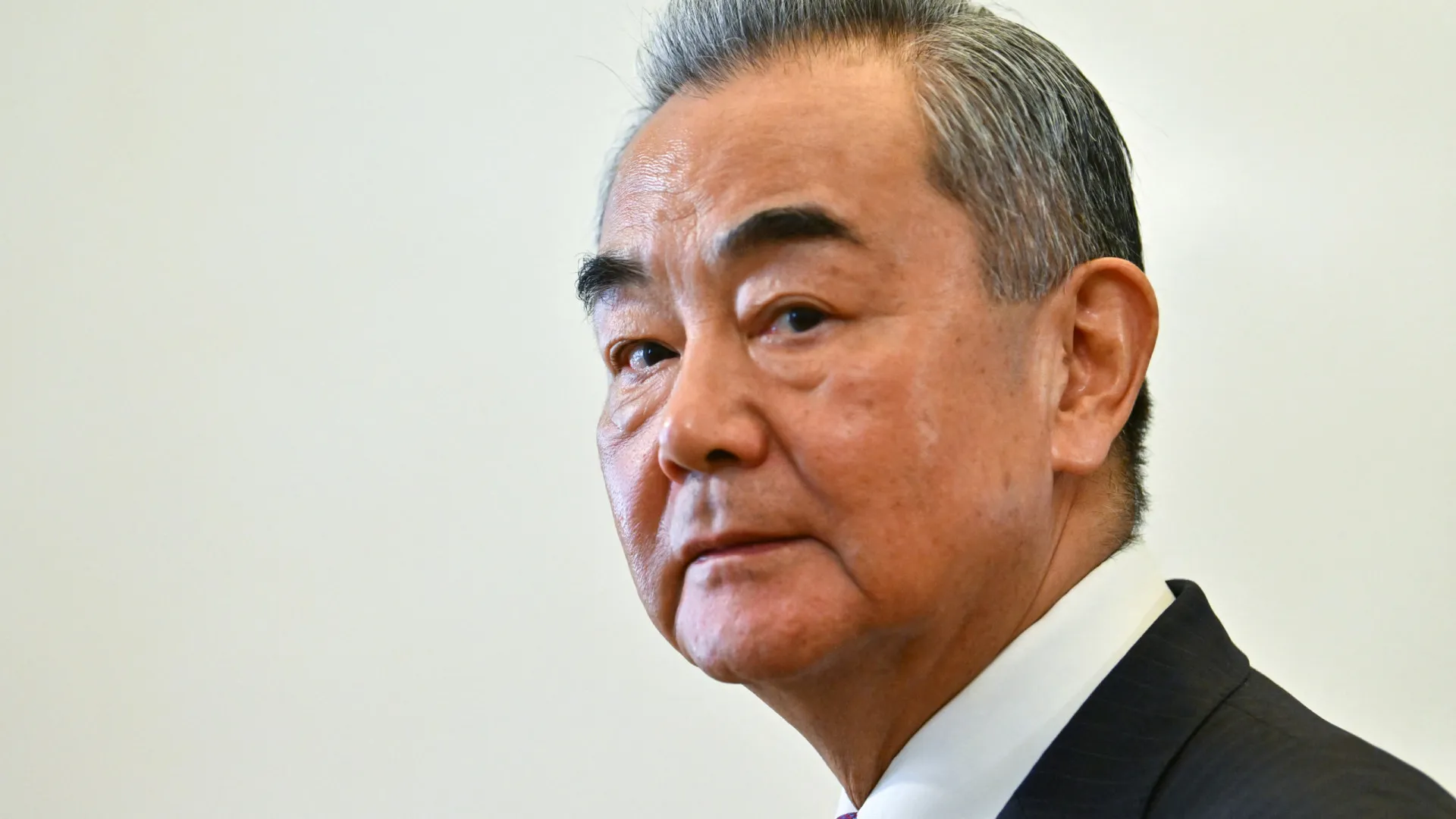 
                    China diz que protecionismo equivale a 