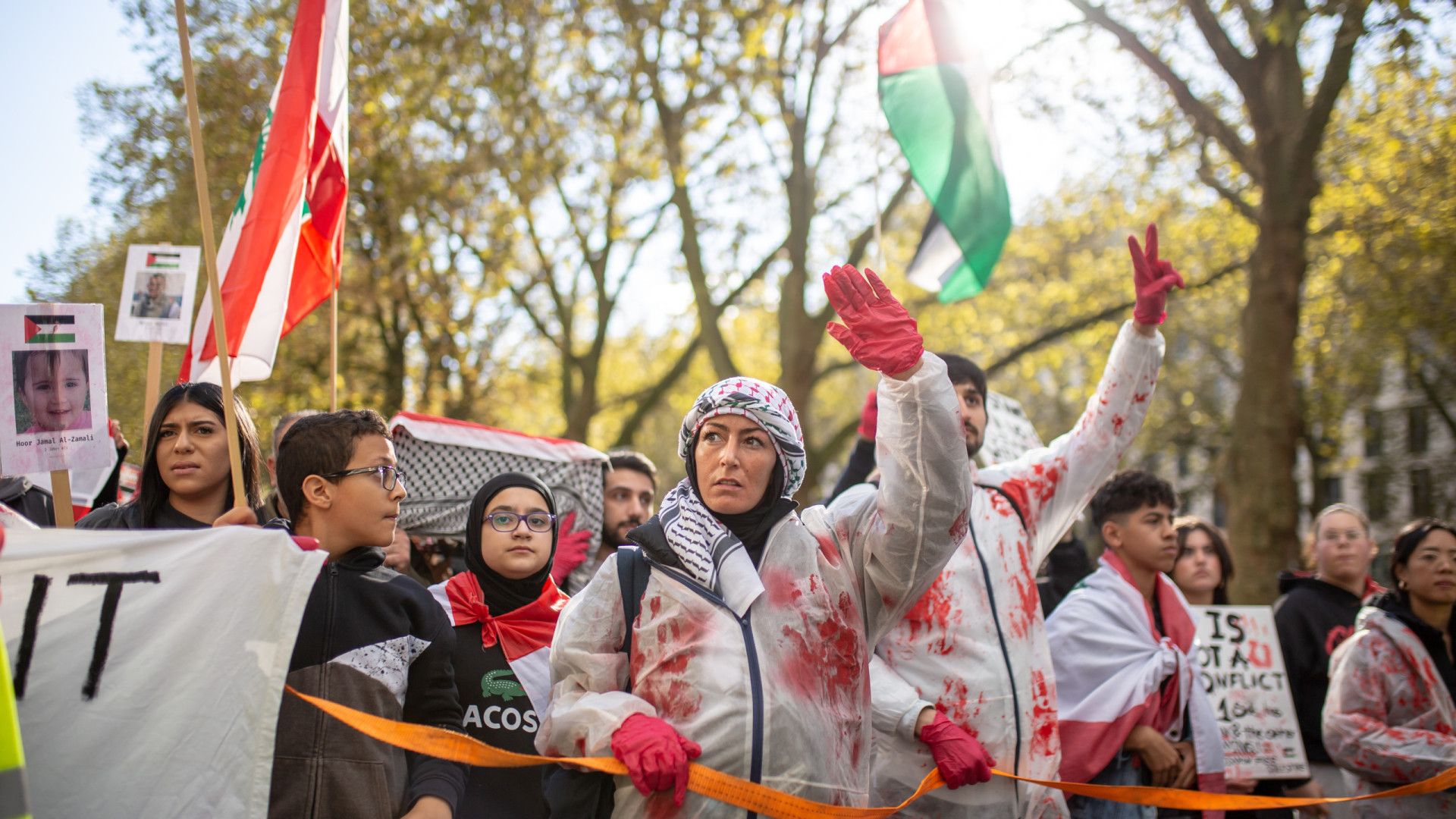 “Israel assassina, Europa patrocina”. Mundo protesta pela Palestina