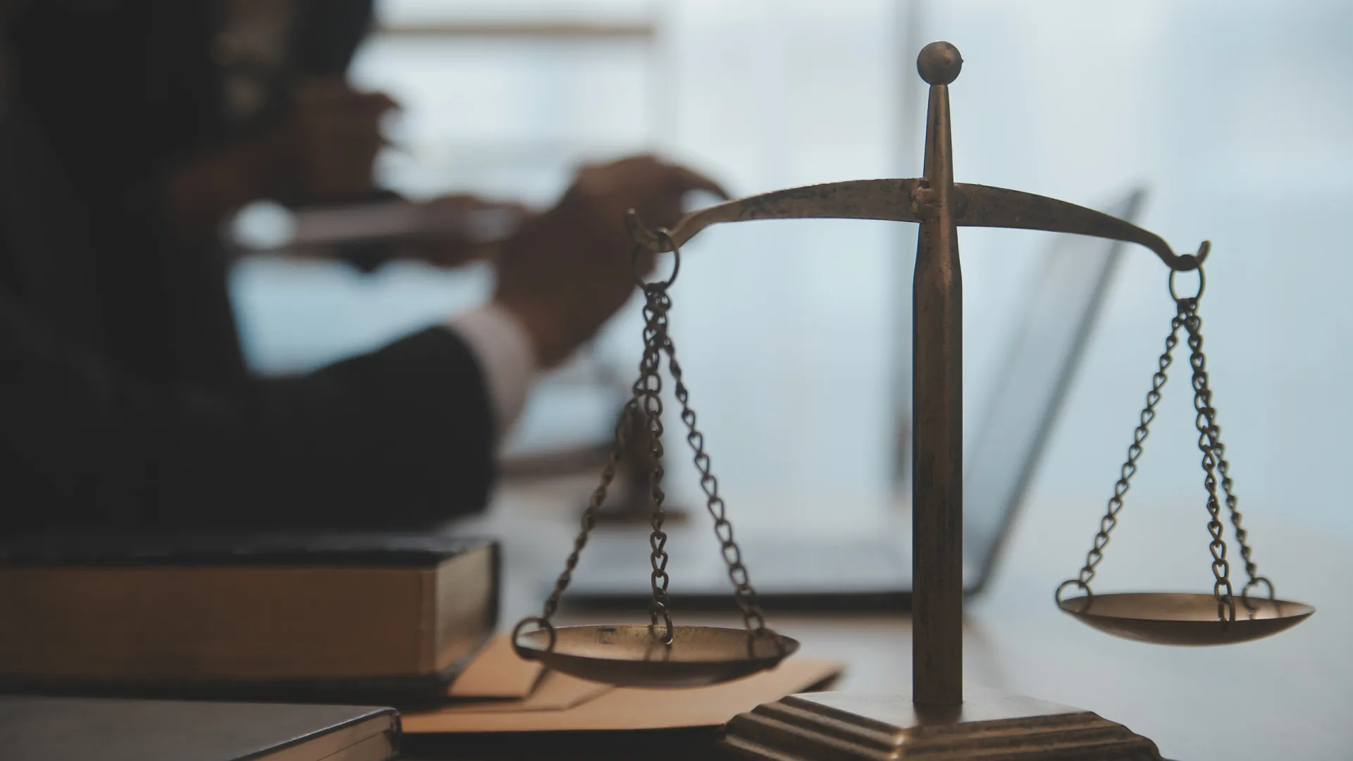 Casal condenado a prisão efetiva por 2 mortes por gases tóxicos em quarto