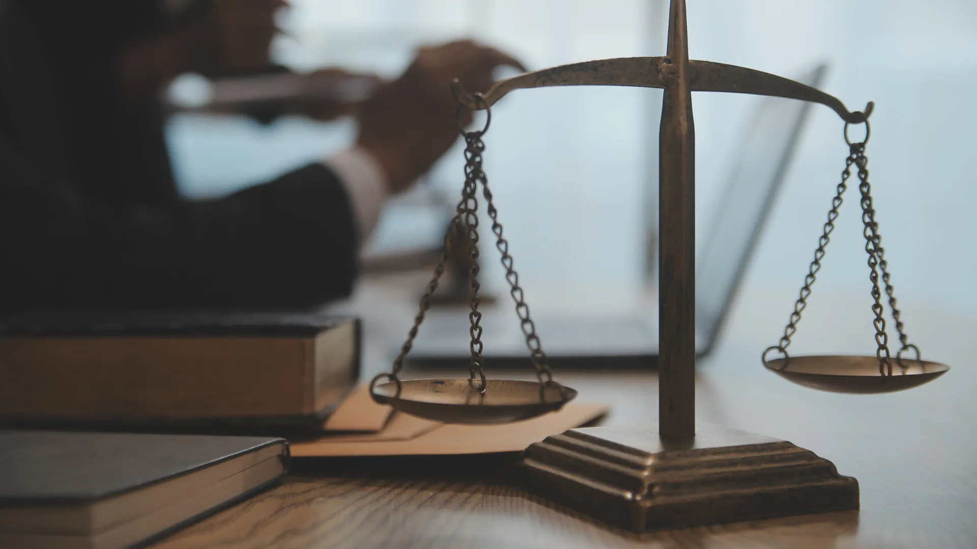 
                    Advogado diz que jovem acusado de massacres não é 