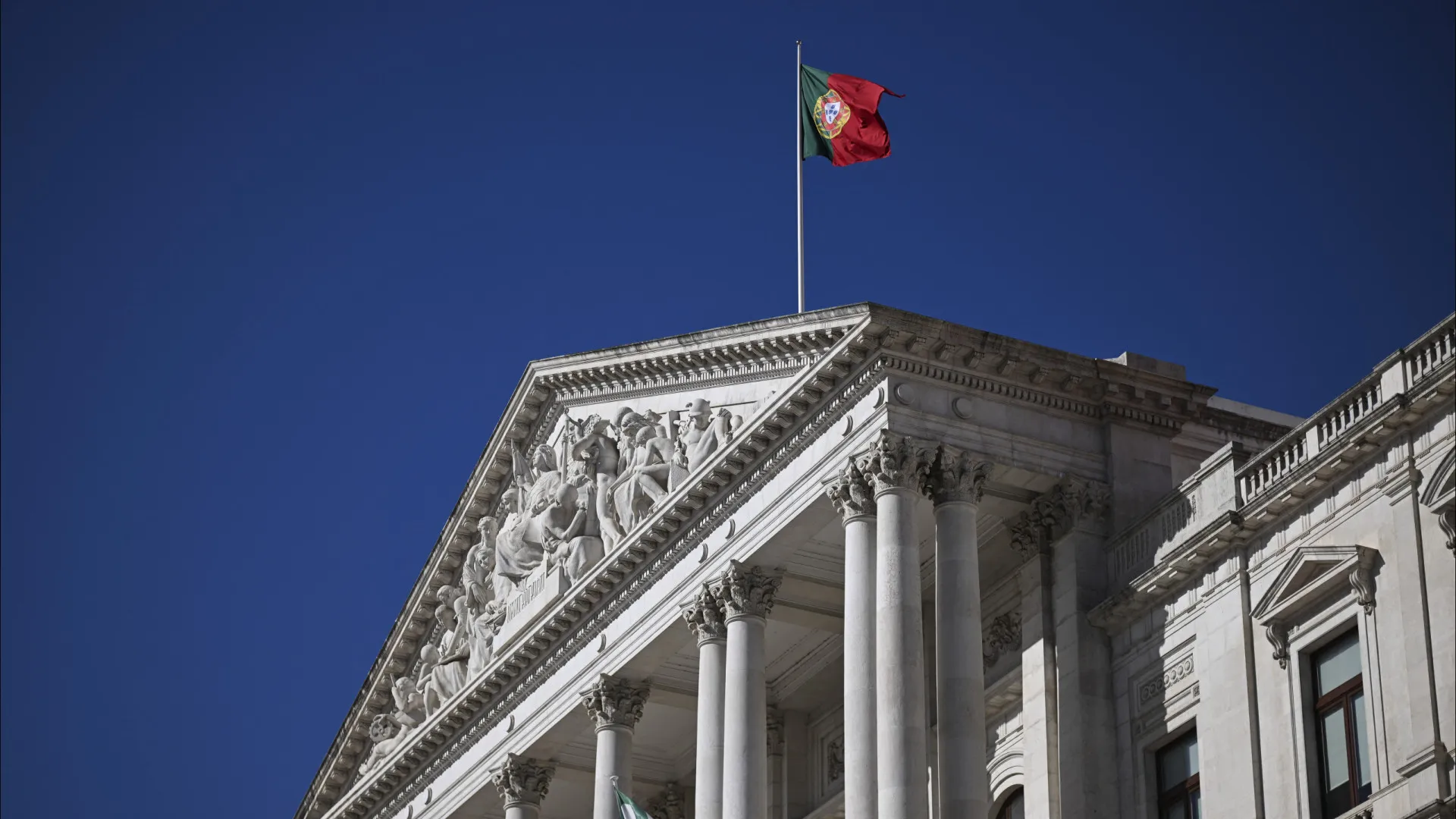 
                    Aprovada proposta para o Governo avançar com PPP no SNS
                