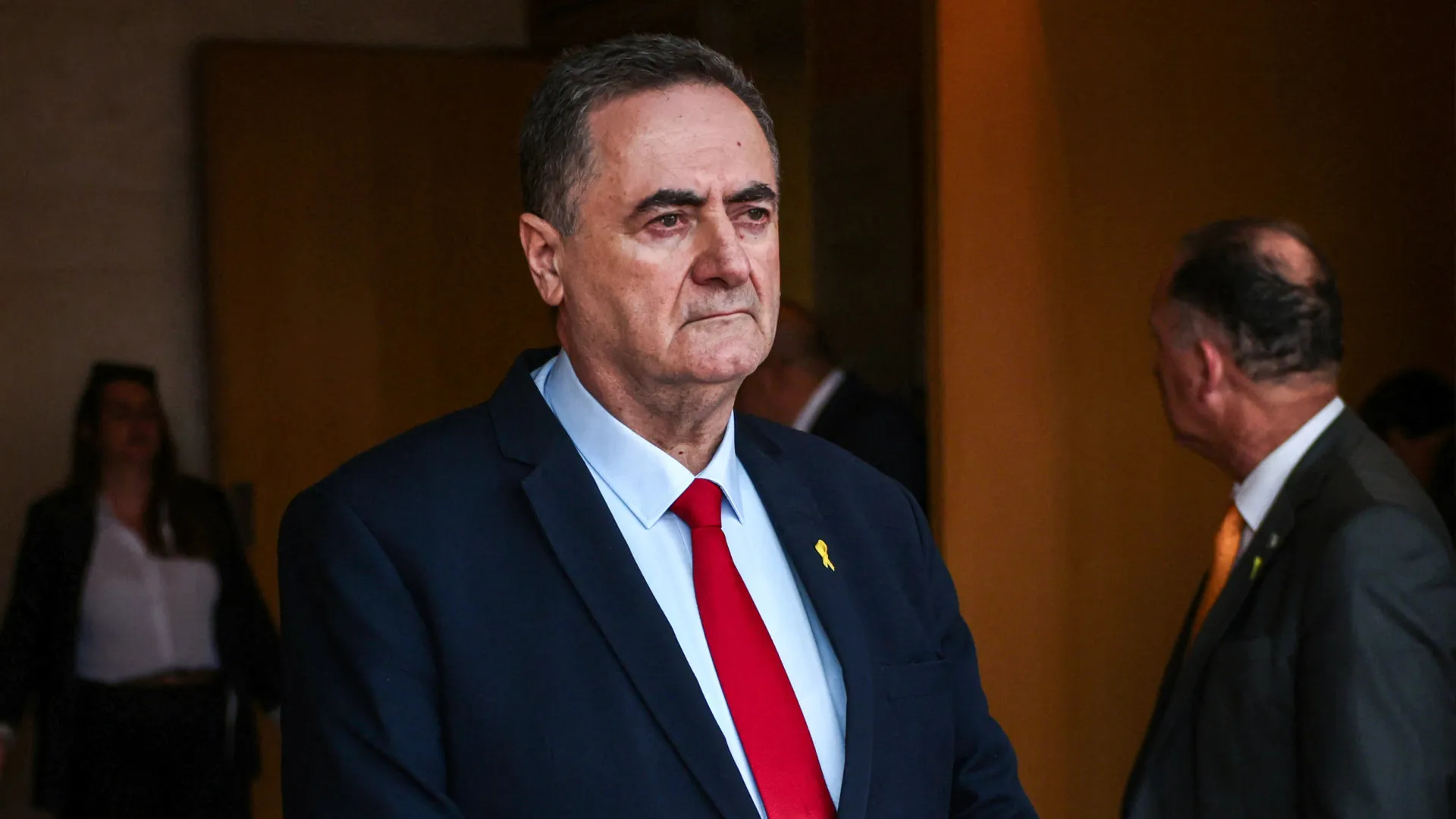 
                    Israel diz que deslocados libaneses ainda não podem regressar
                