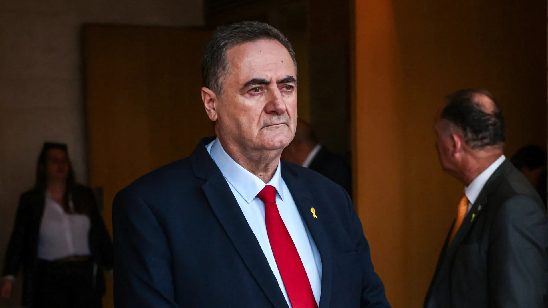 
                    Governo israelita decide encerrar a rádio militar Galei Tzahal
                