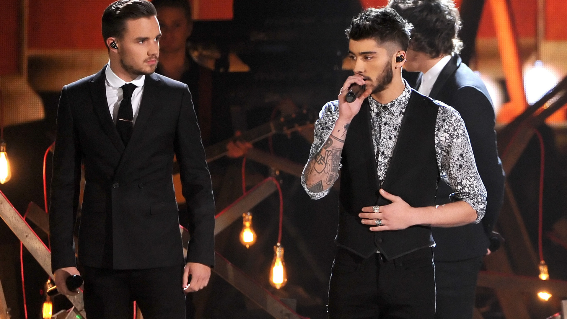 Zayn Malik presta homenagem a Liam Payne na '1.ª' paragem da digressão