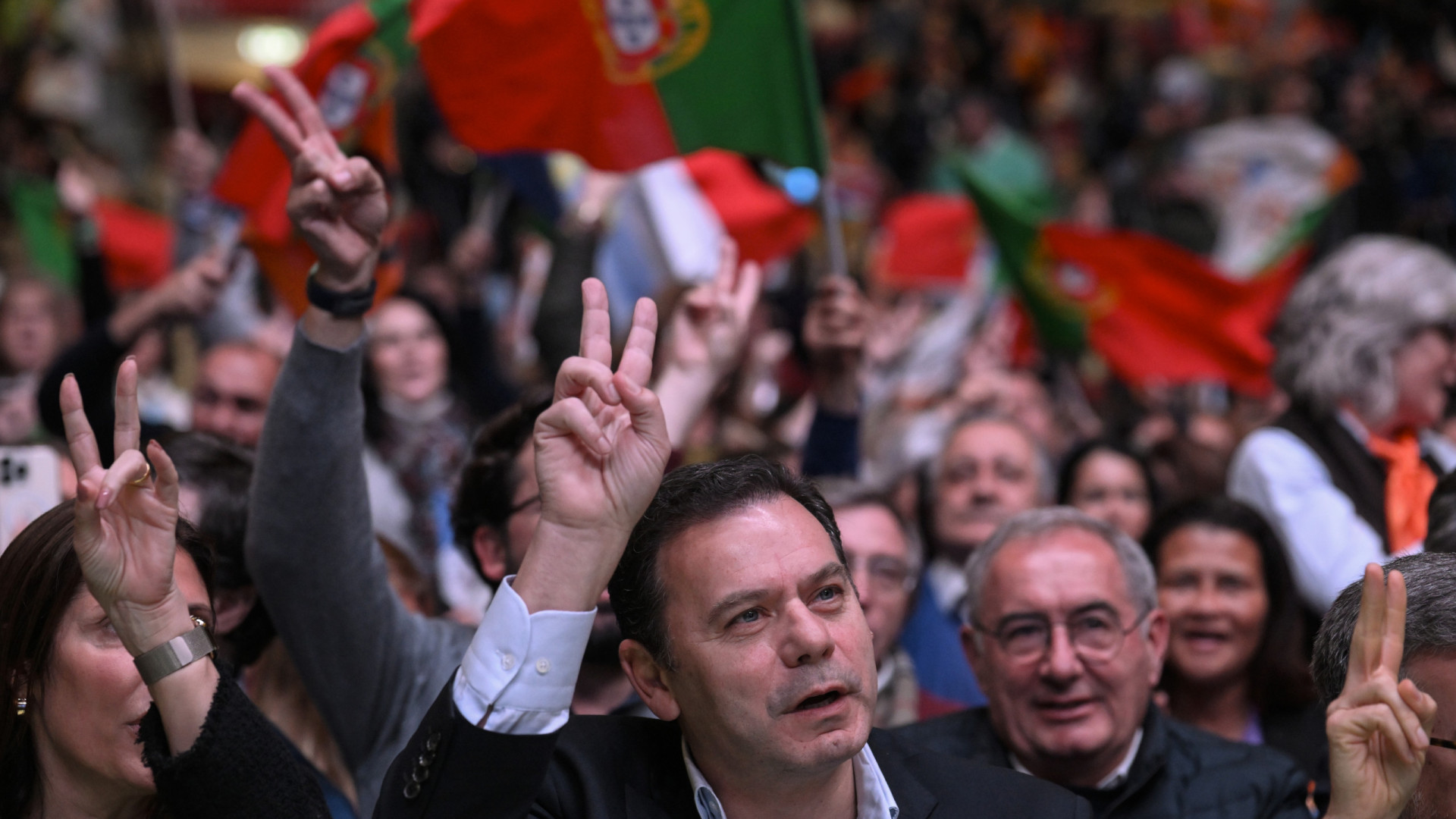 Moção de estratégia global de Montenegro aprovada por unanimidade