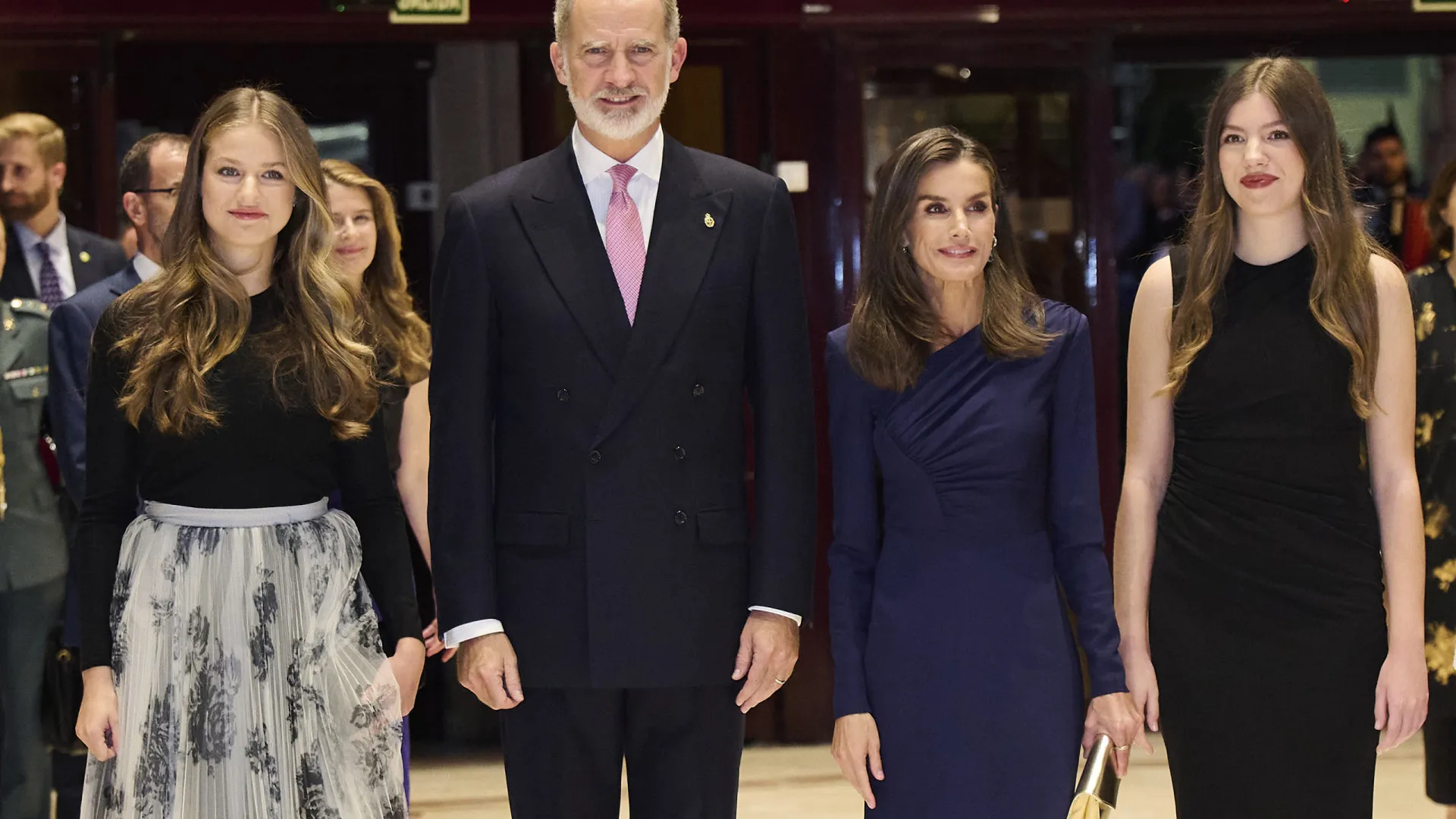 Princesa Leonor e infanta Sofía brilham juntas em dia marcante
