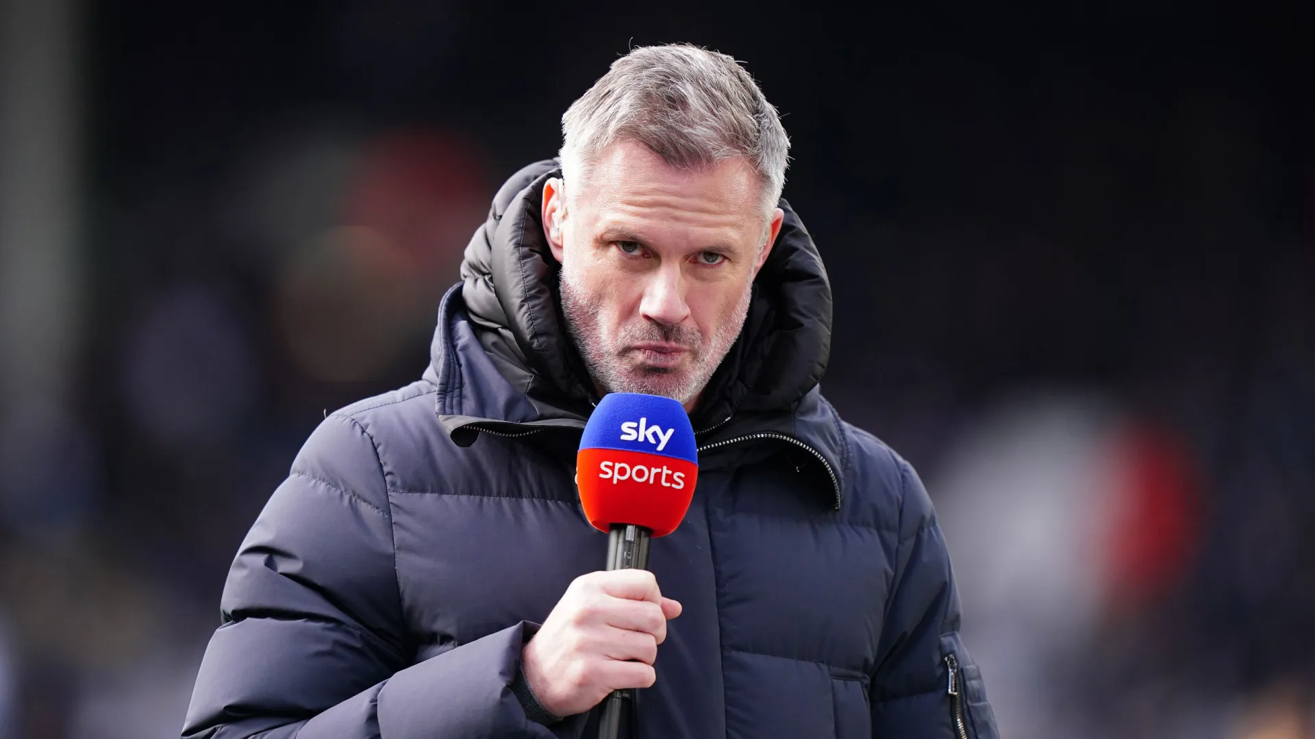 
                    Liverpool preocupa Carragher: 