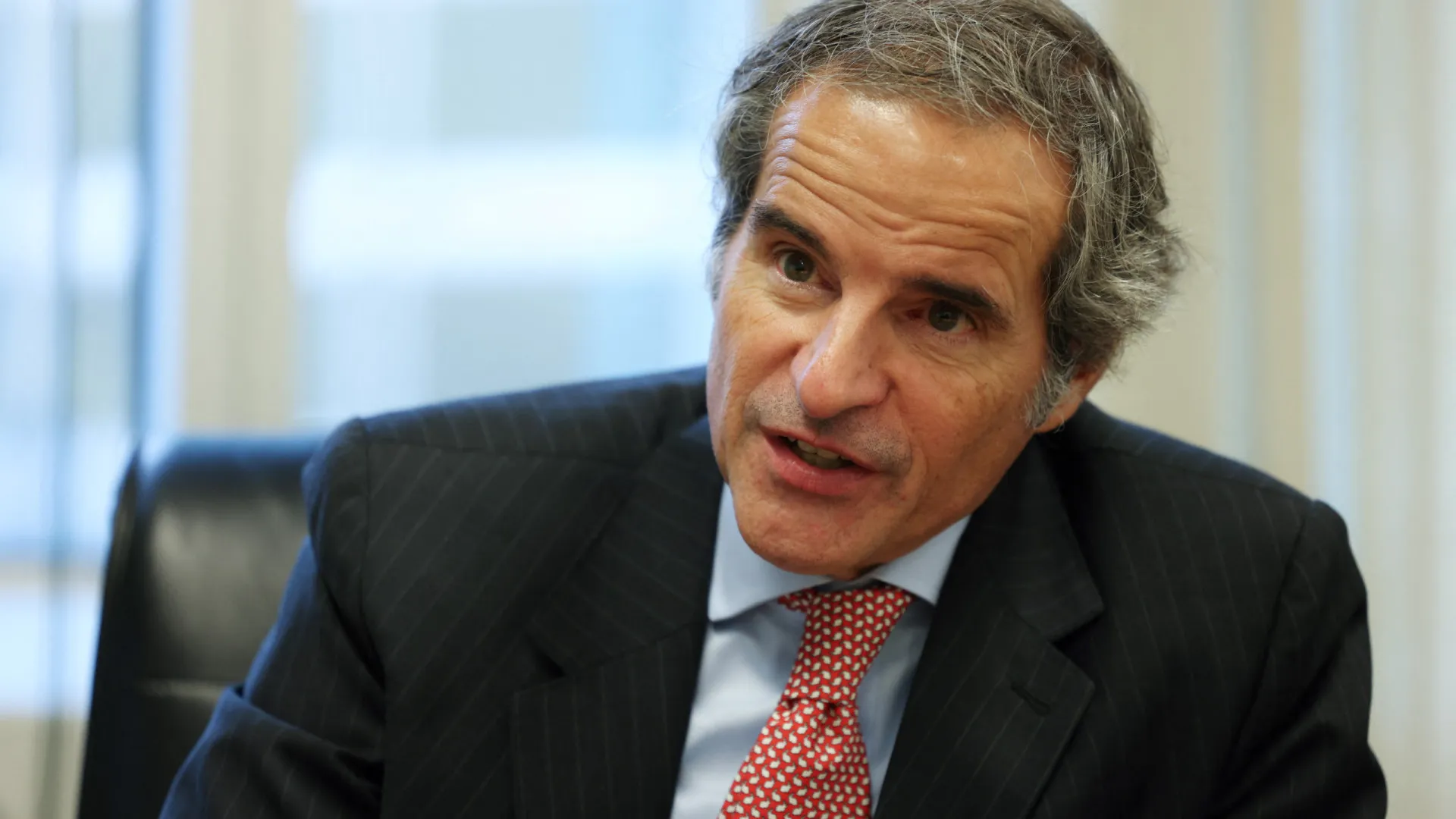 
                    Grossi apela ao Irão para permitir acesso a locais bombardeados em junho
                