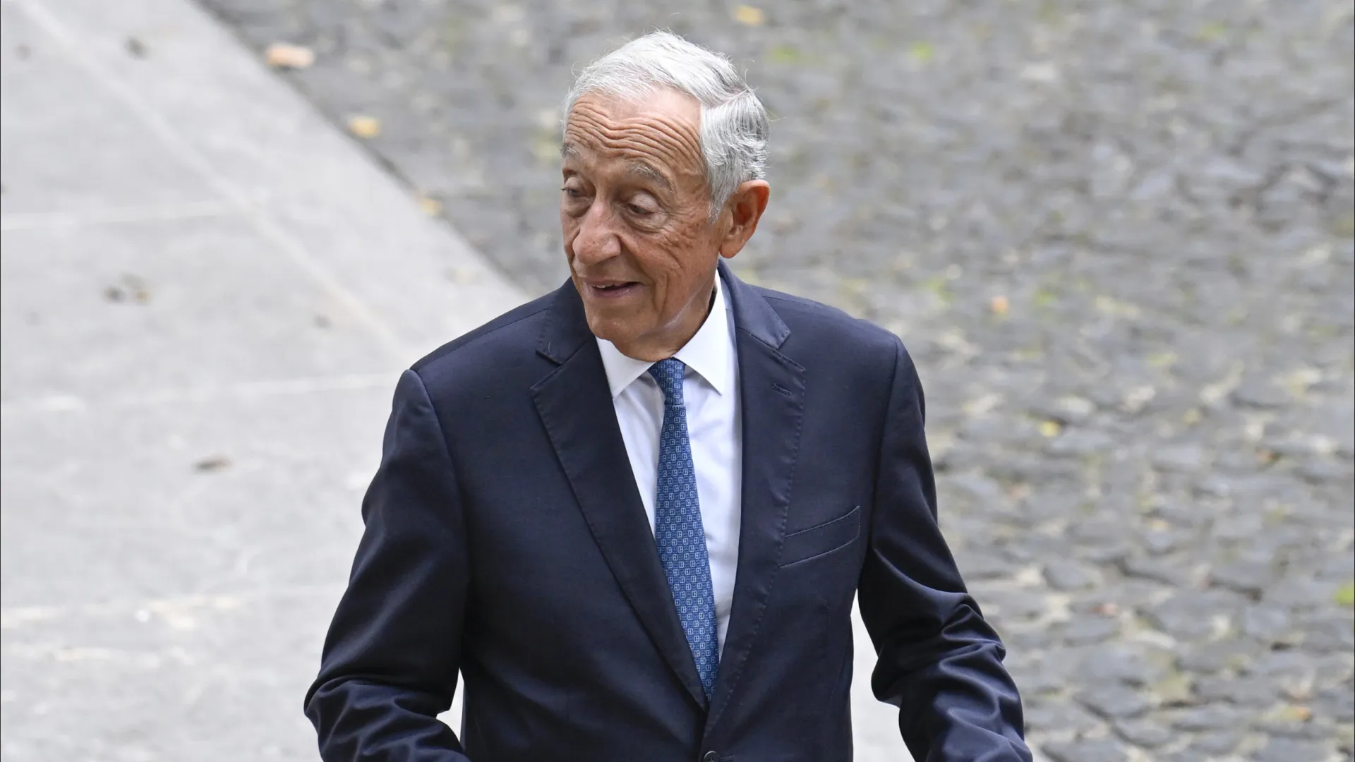 
                    Presidente quer visitar tropas em África no fim de mandato
                