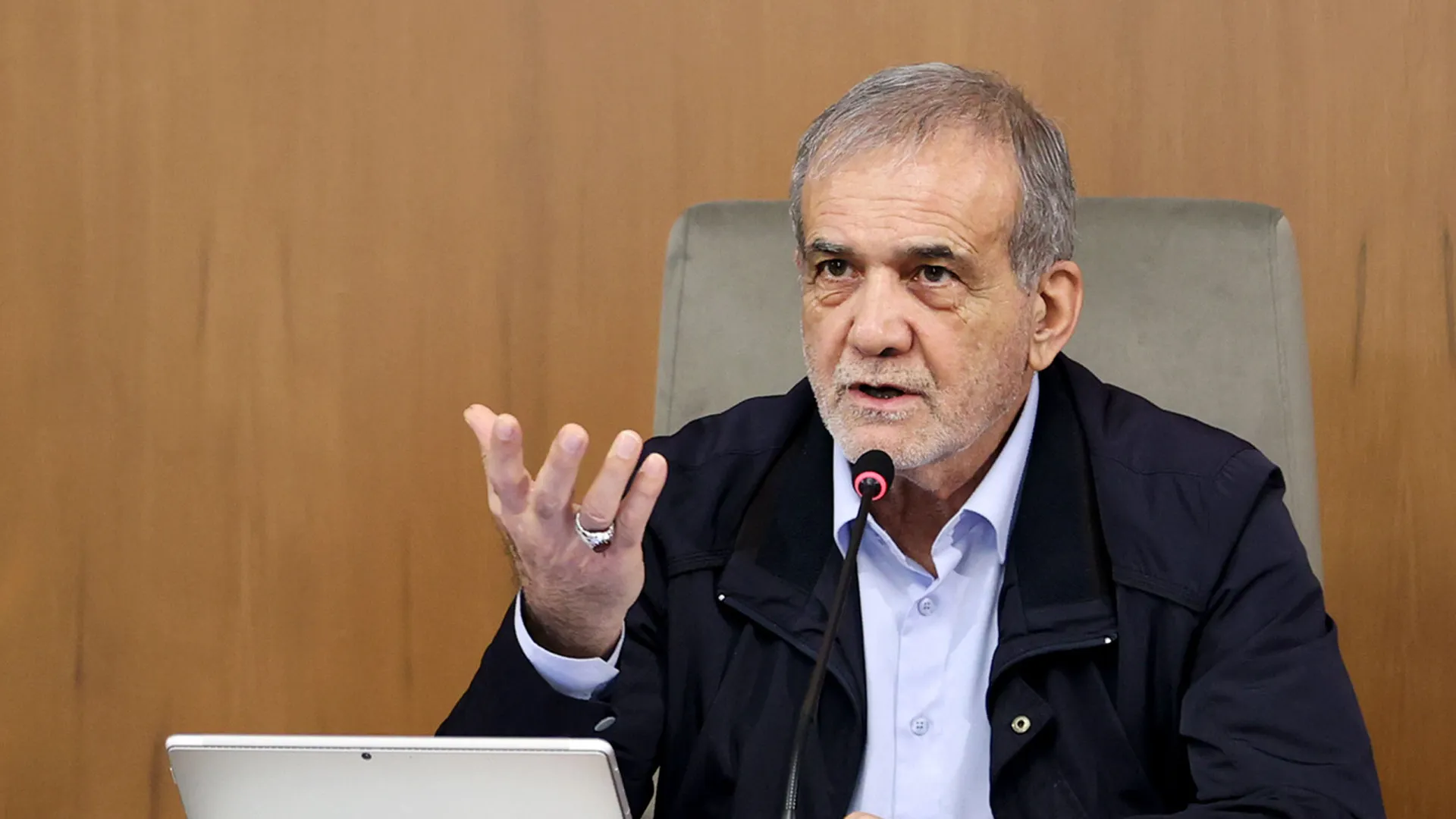 Pezeshkian garante que Teerão só atacará países vizinhos se for atacado