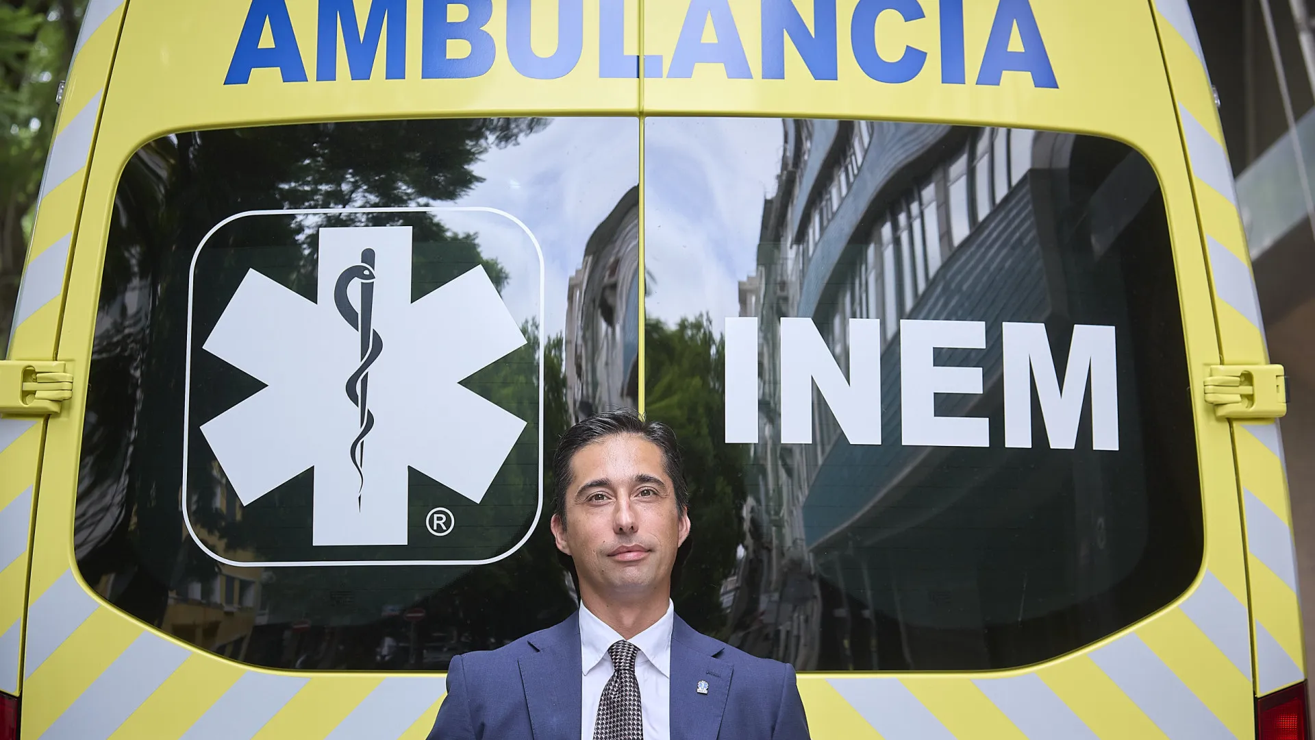 
                    Ex-presidente do INEM admite que há ainda 