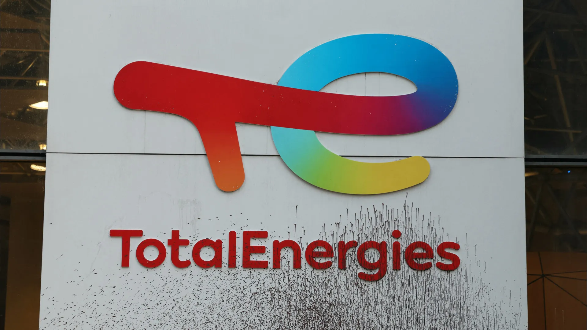 
                    Governo Trump leva empresa francesa a trocar eólica offshore por hidrocarbonetos
                