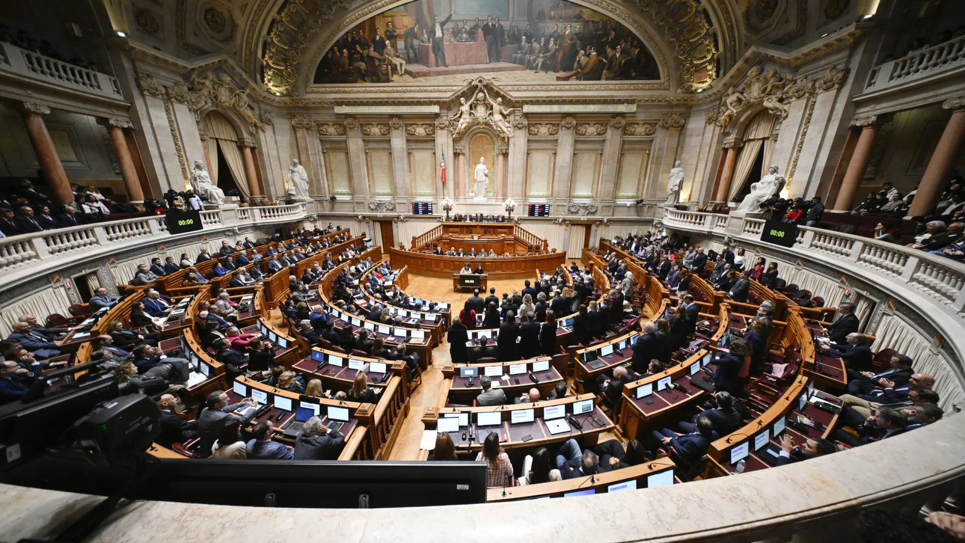 Impasse. Chega acusa PS de bloquear eleições, PS quer representação no TC