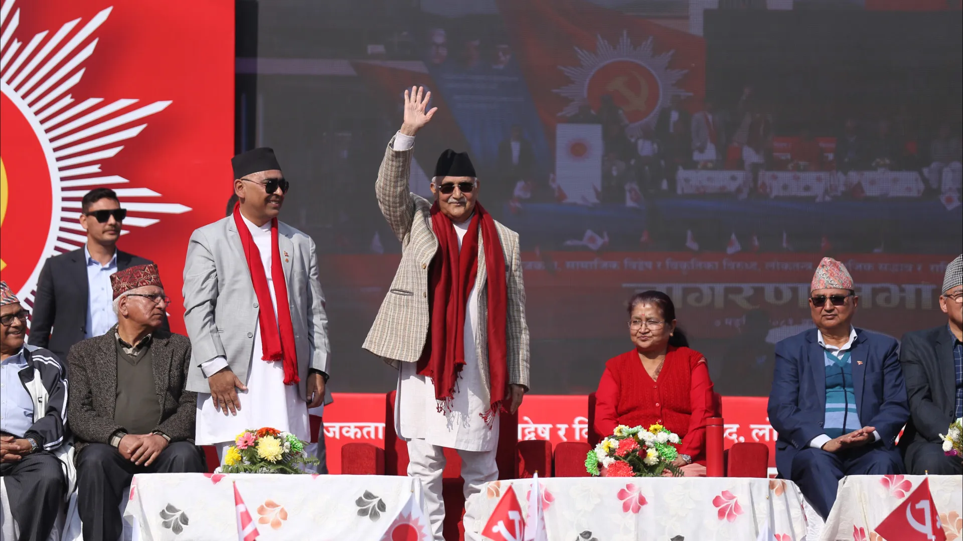 
                    PM nepalês demite-se devido a protestos contra bloqueio de redes sociais
                