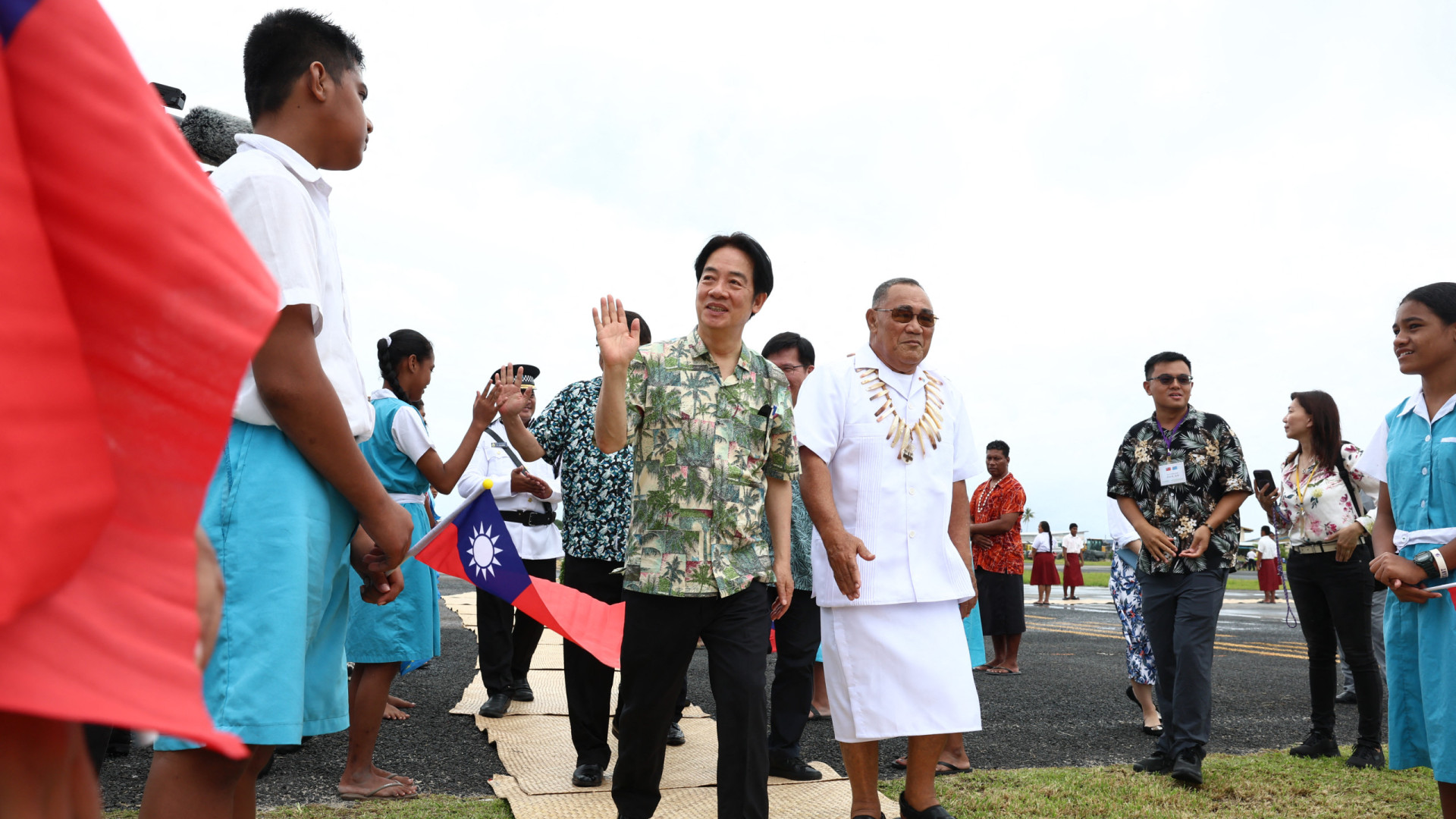 Líder de Taiwan visita Tuvalu antes de fazer escala noturna em Guam