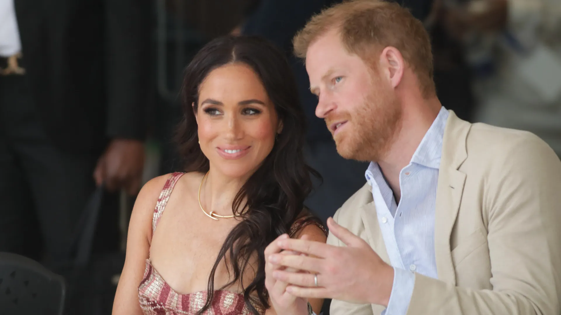 
                    Meghan Markle e Harry vistos em jantar na véspera do Dia dos Namorados 
                