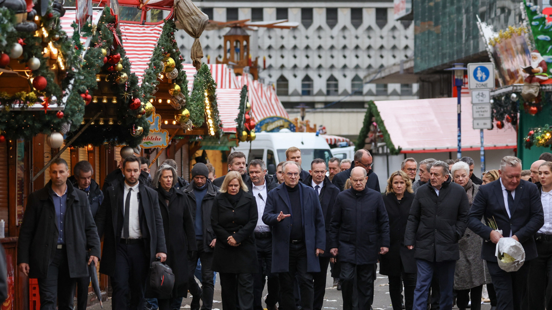  Olaf Scholz visita Magdeburgo após ataque mortal. As imagens