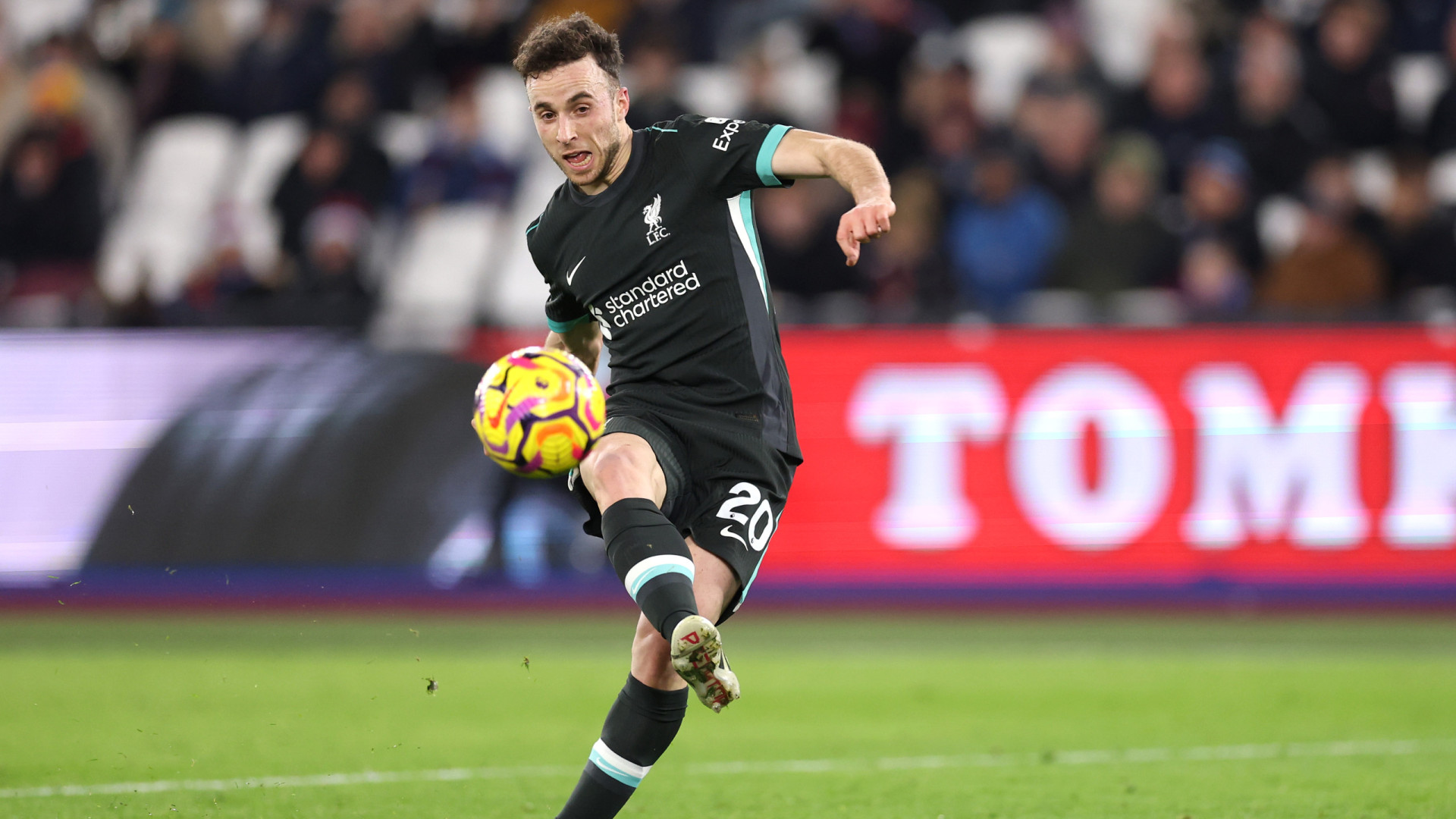 Everton, histórico rival do Liverpool, manifesta 
