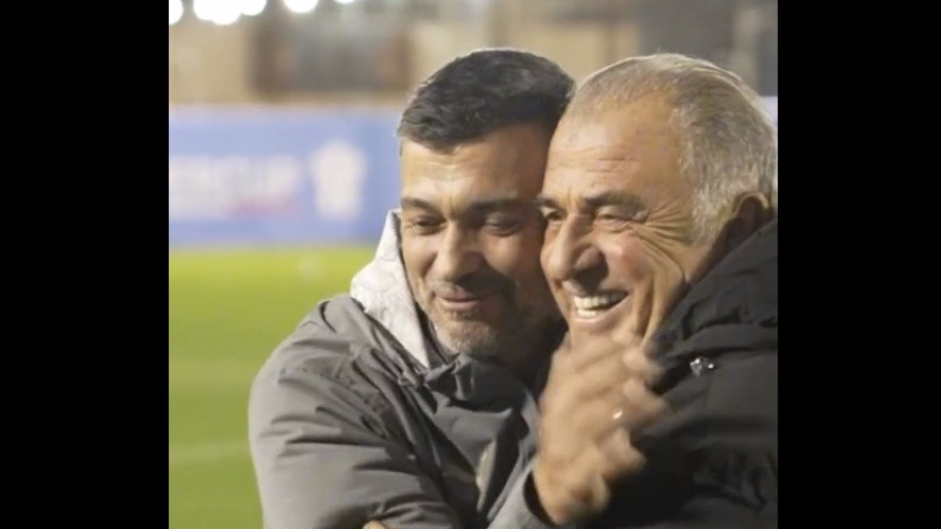 Sérgio Conceição com visita especial no primeiro treino na Arábia Saudita