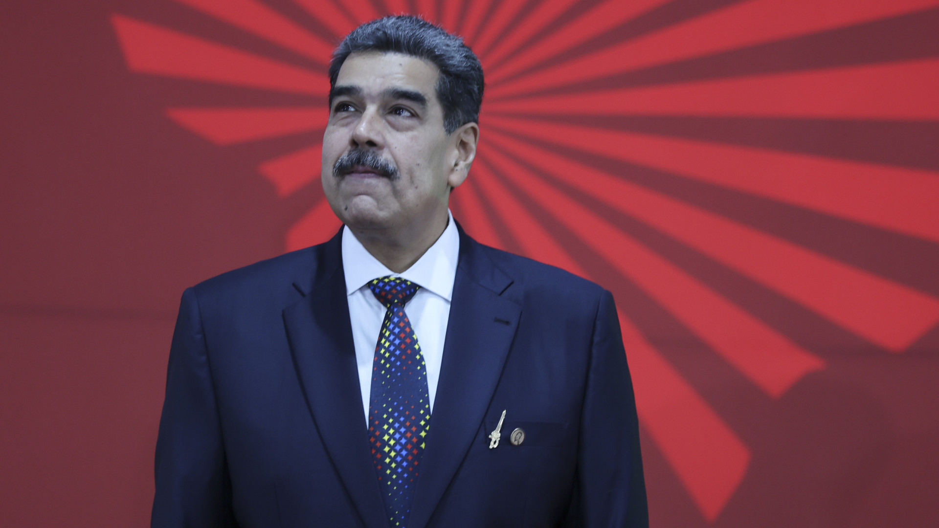 Maduro avisa que poder jamais cairá nas 