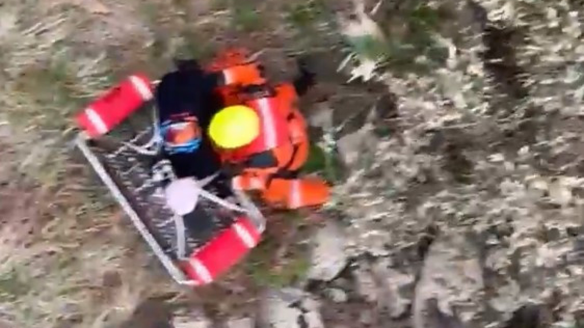 Divulgado vídeo do resgate do casal que passou noite em gruta na Madeira