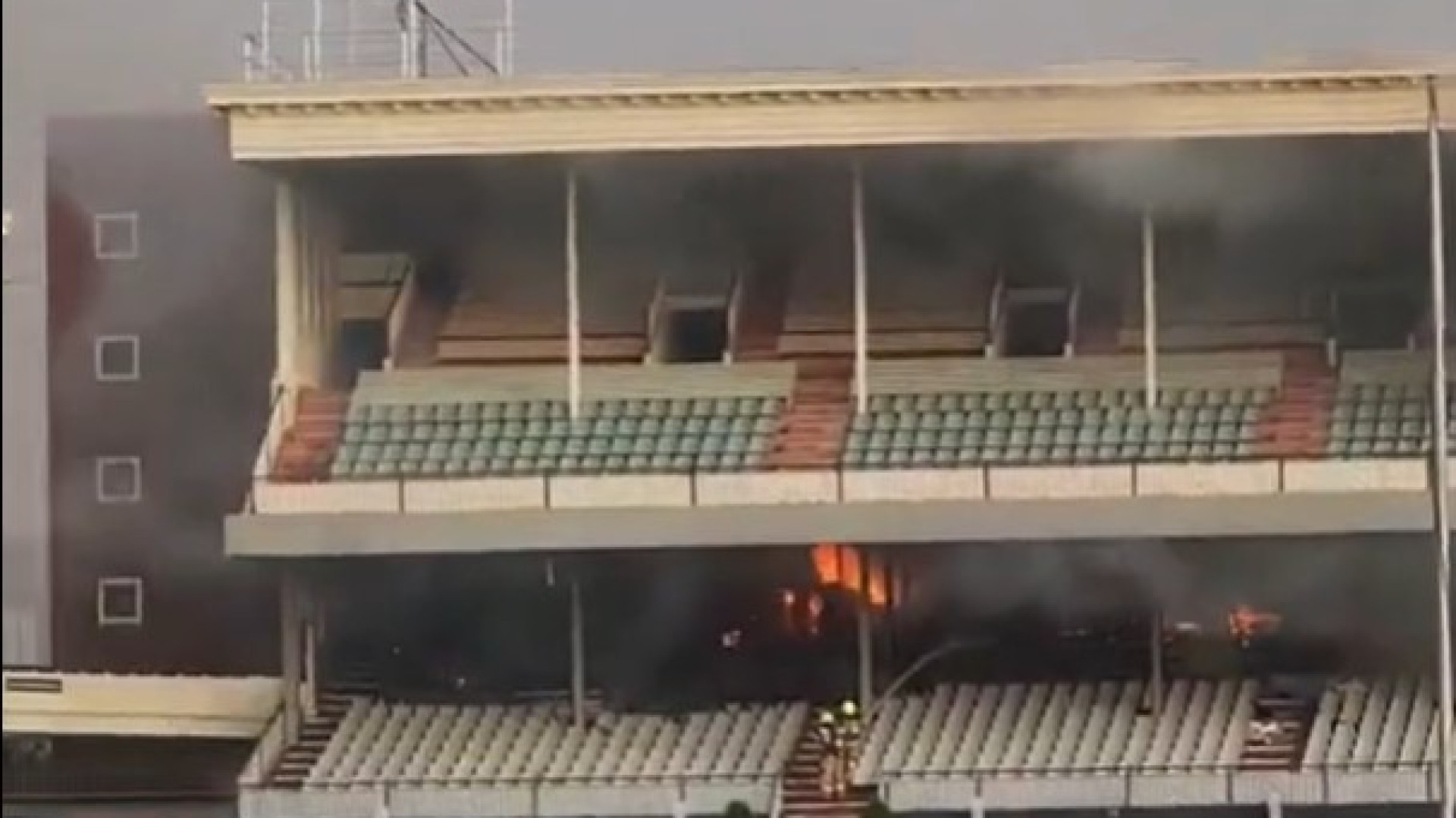 Incêndio causa estragos em hipódromo com 166 anos na Austrália