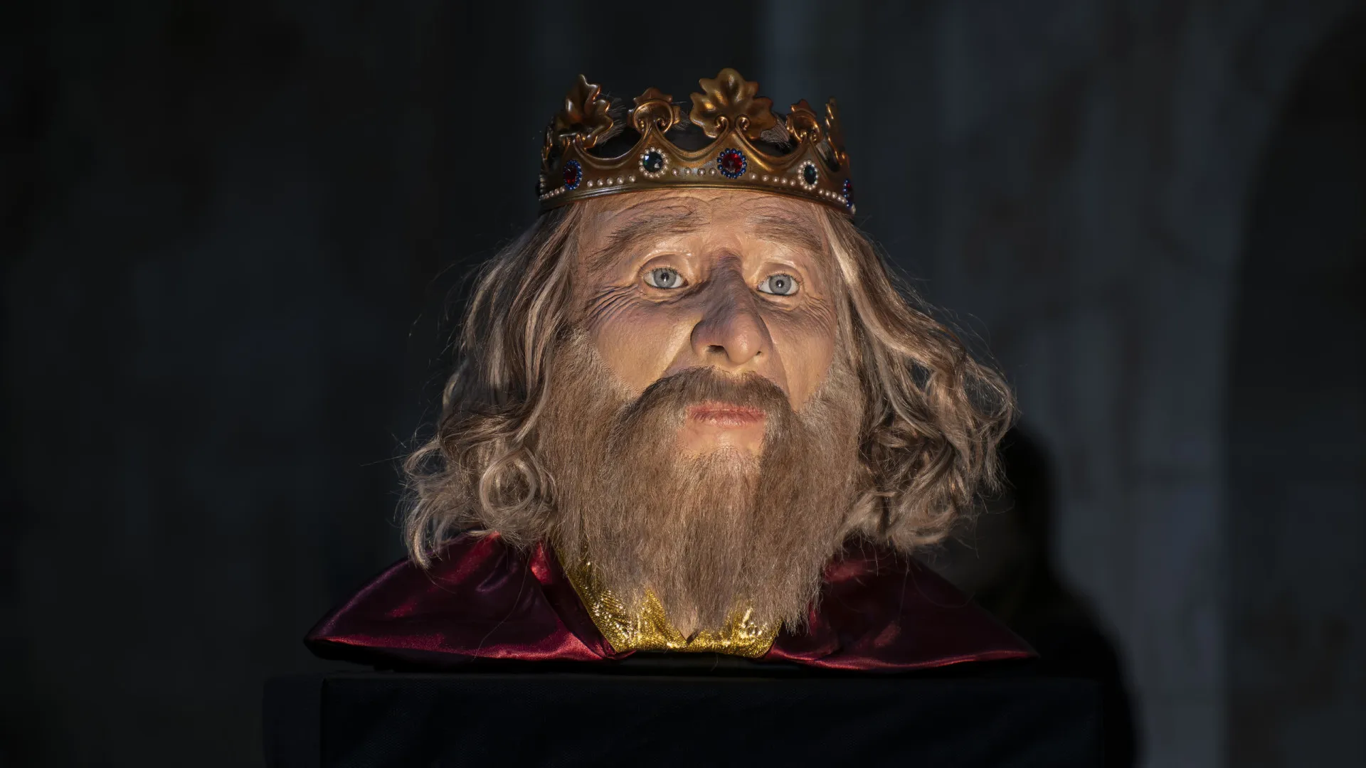 Ciência revela rosto de D. Dinis, 700 anos após a sua morte. As imagens