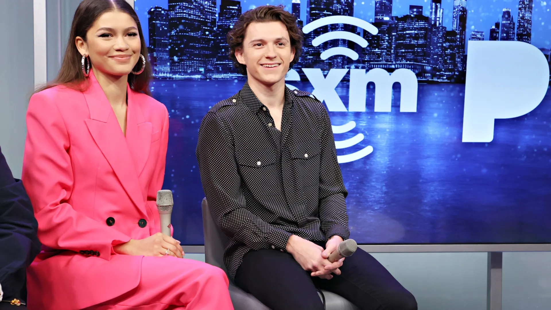
                    Zendaya explica secretismo em torno do suposto casamento com Tom Holland 
                