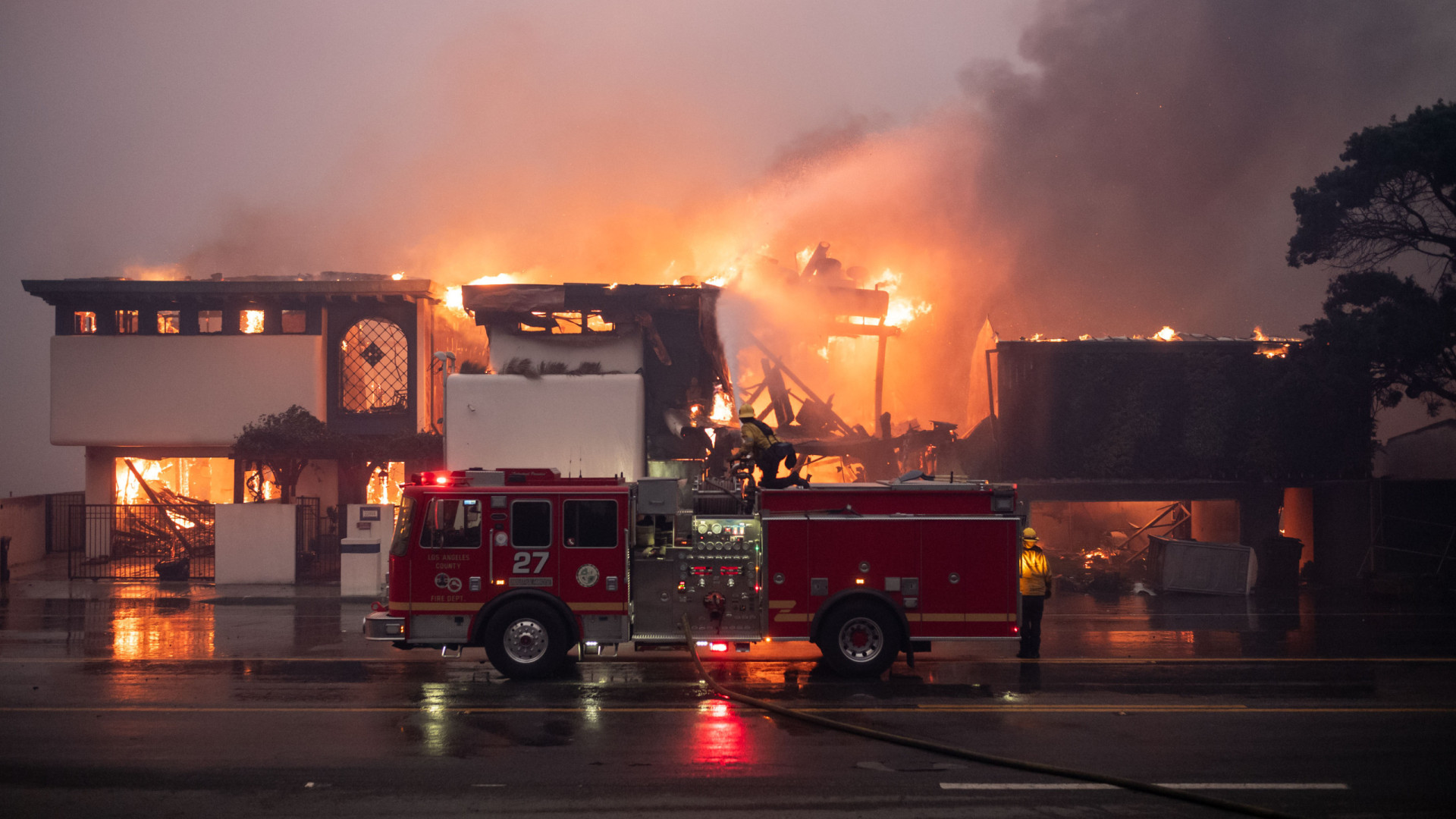 Los Angeles teme um aumento do número de mortos devido aos incêndios