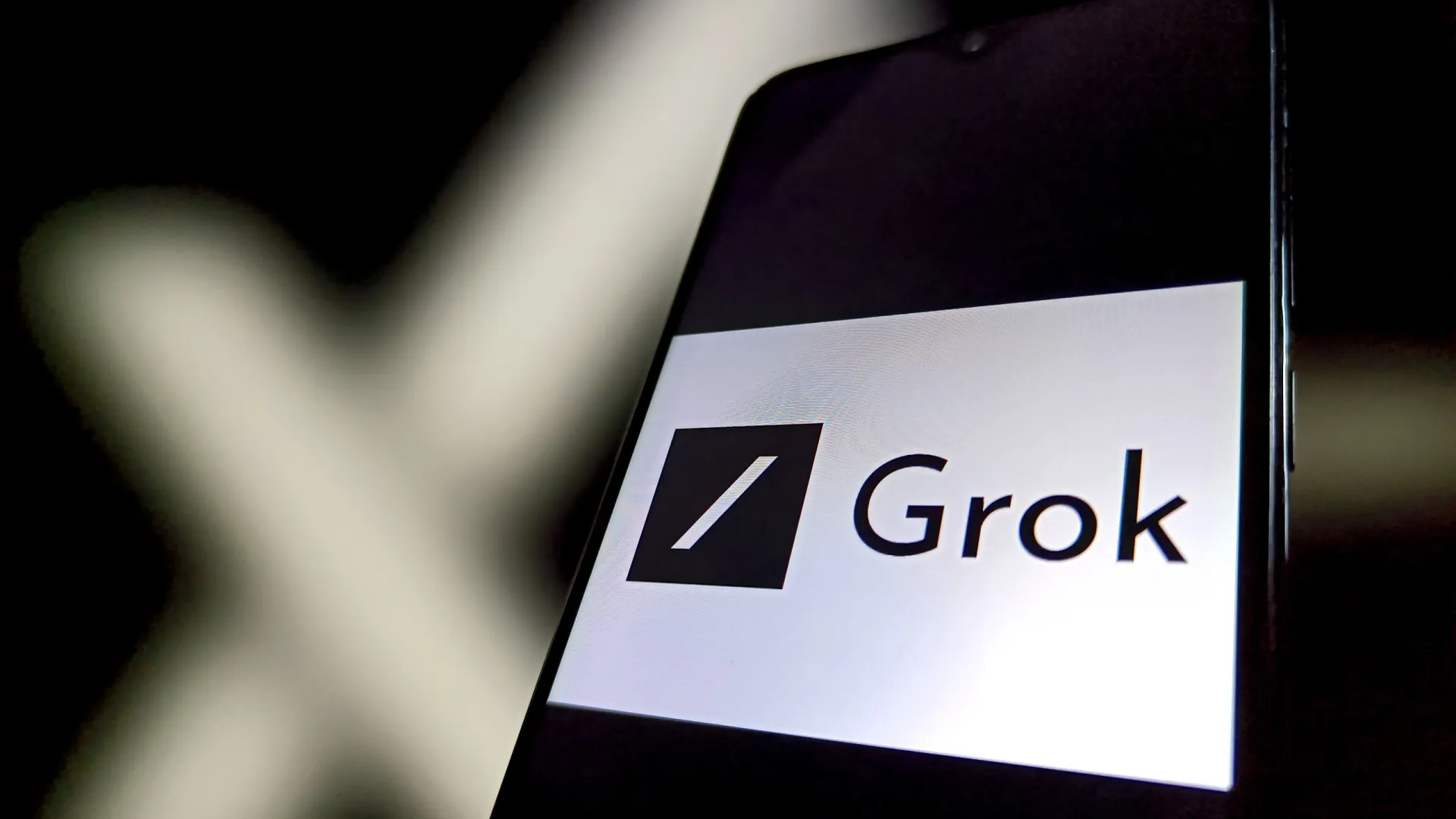 
                    França toma medidas contra chatbot Grok após negação do Holocausto
                