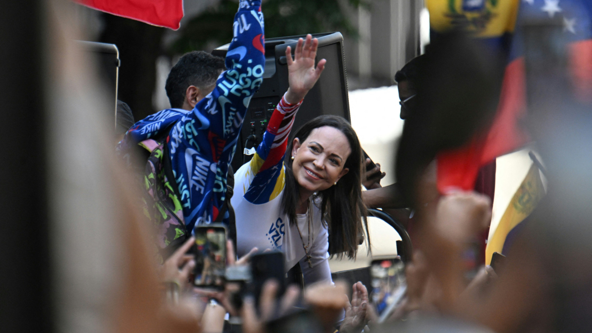 Líder da oposição venezuelana María Corina Machado detida após protesto