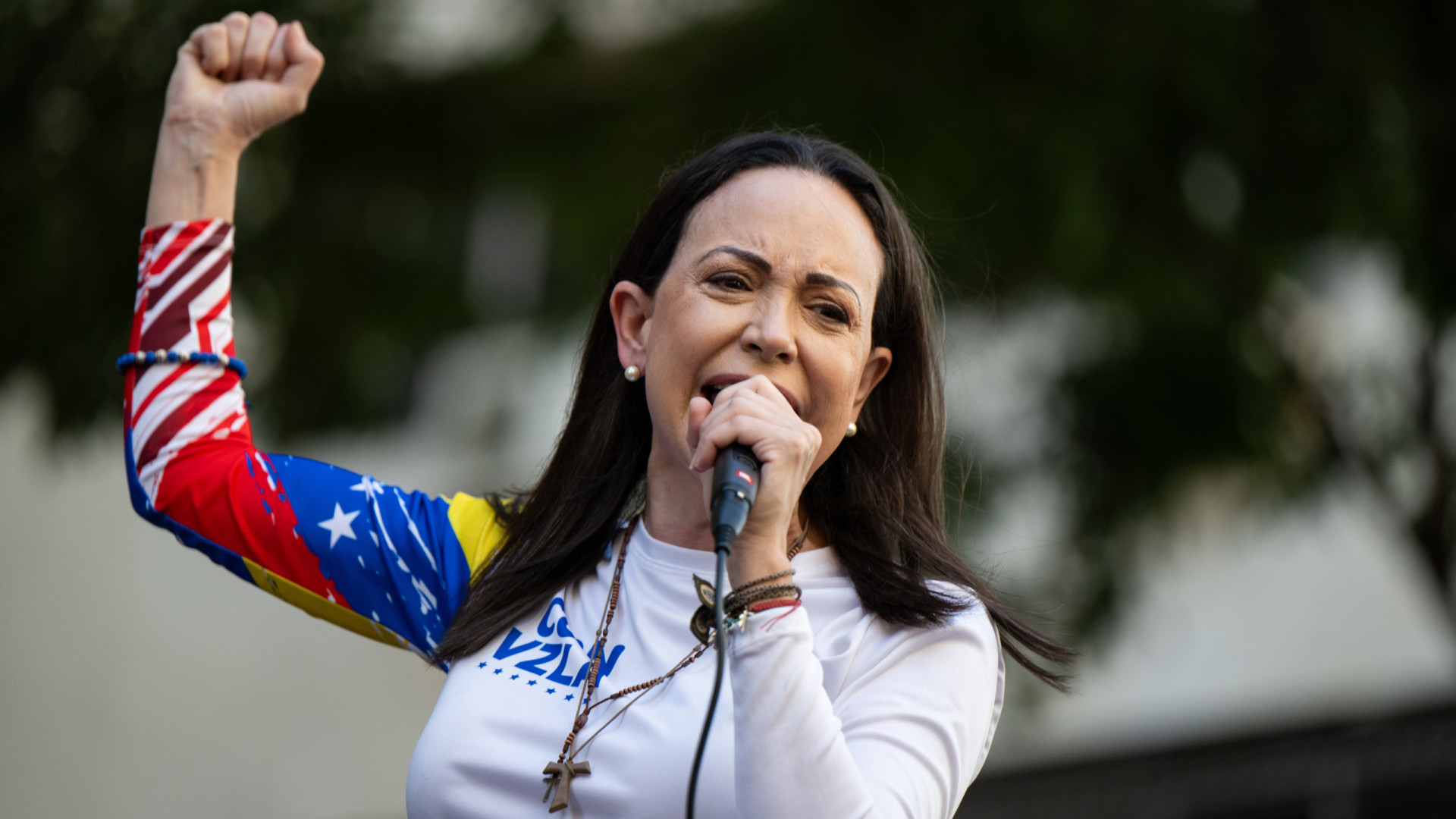 María Corina Machado foi libertada. Terá sido forçada a gravar vídeos