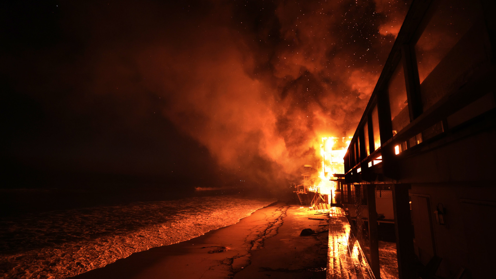 Sobe para seis o número de mortos nos incêndios em Los Angeles