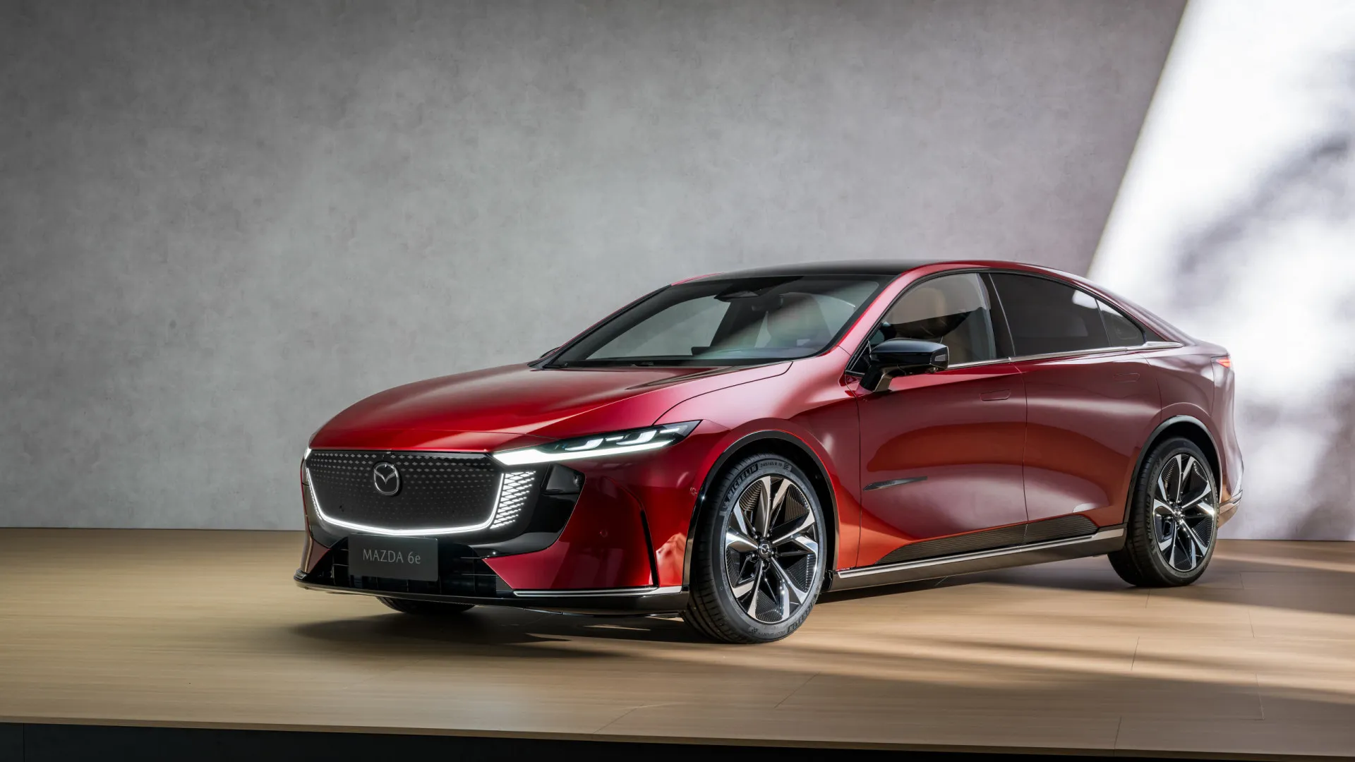 Mazda 6e é o novo 100% elétrico da marca japonesa