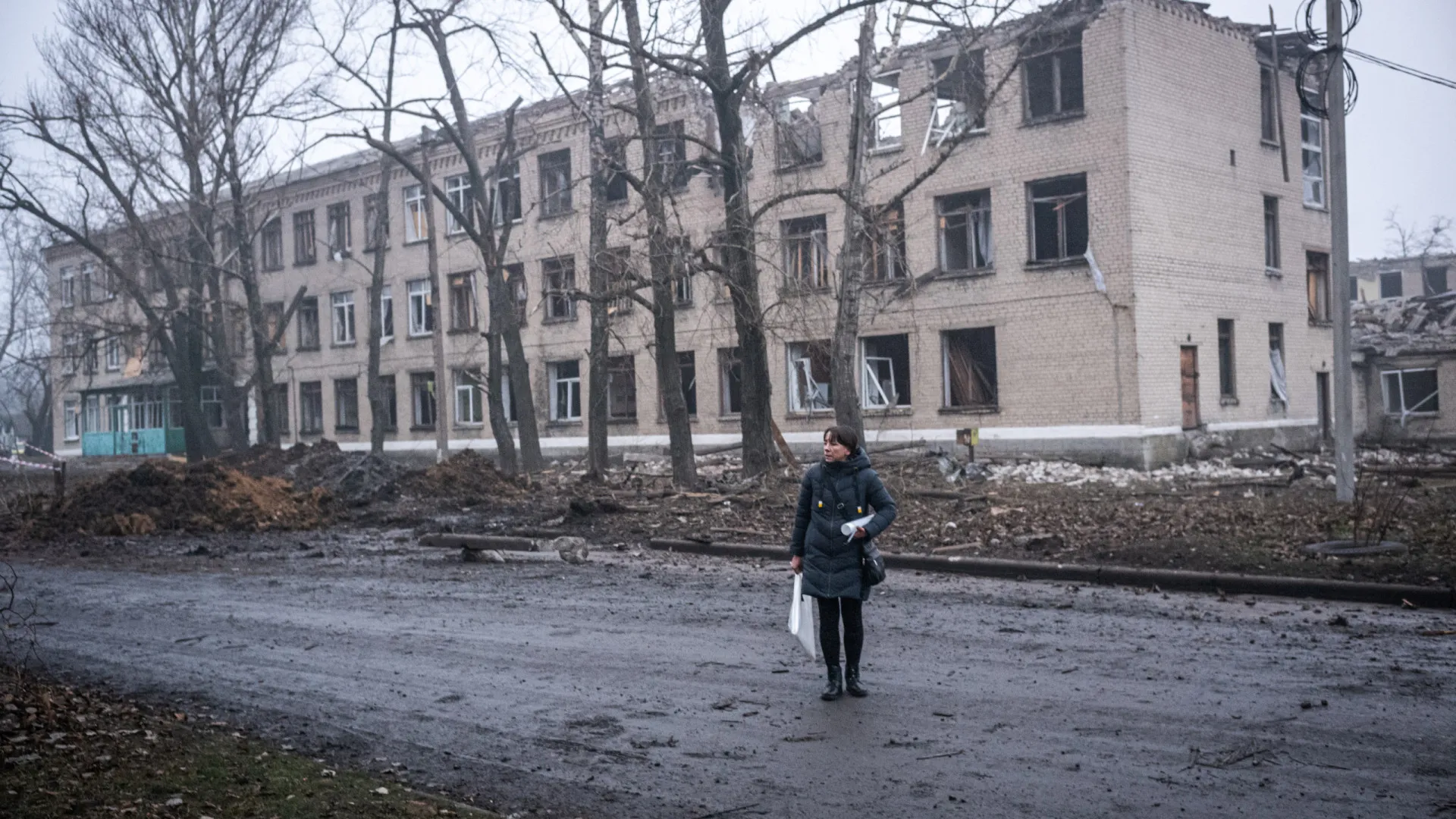 
                    Rússia mantém avanços e ameaça cidade estratégica de Pokrovsk
                