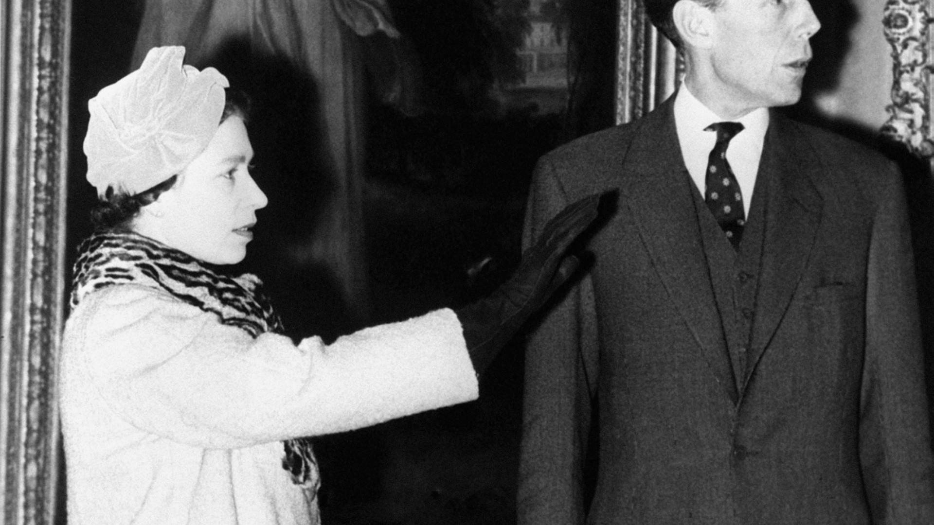 MI5 revela: Buckingham escondeu espião de Rainha Isabel II durante 9 anos