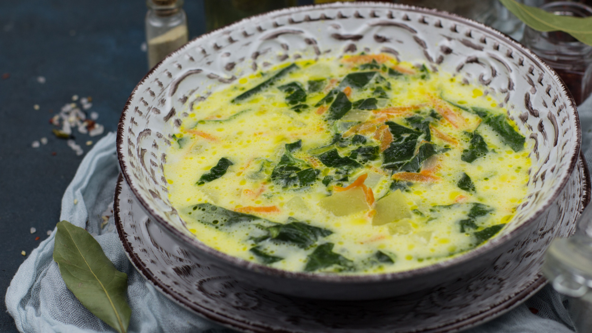 Receita. Aqueça o corpo e a alma com esta sopa de espinafres