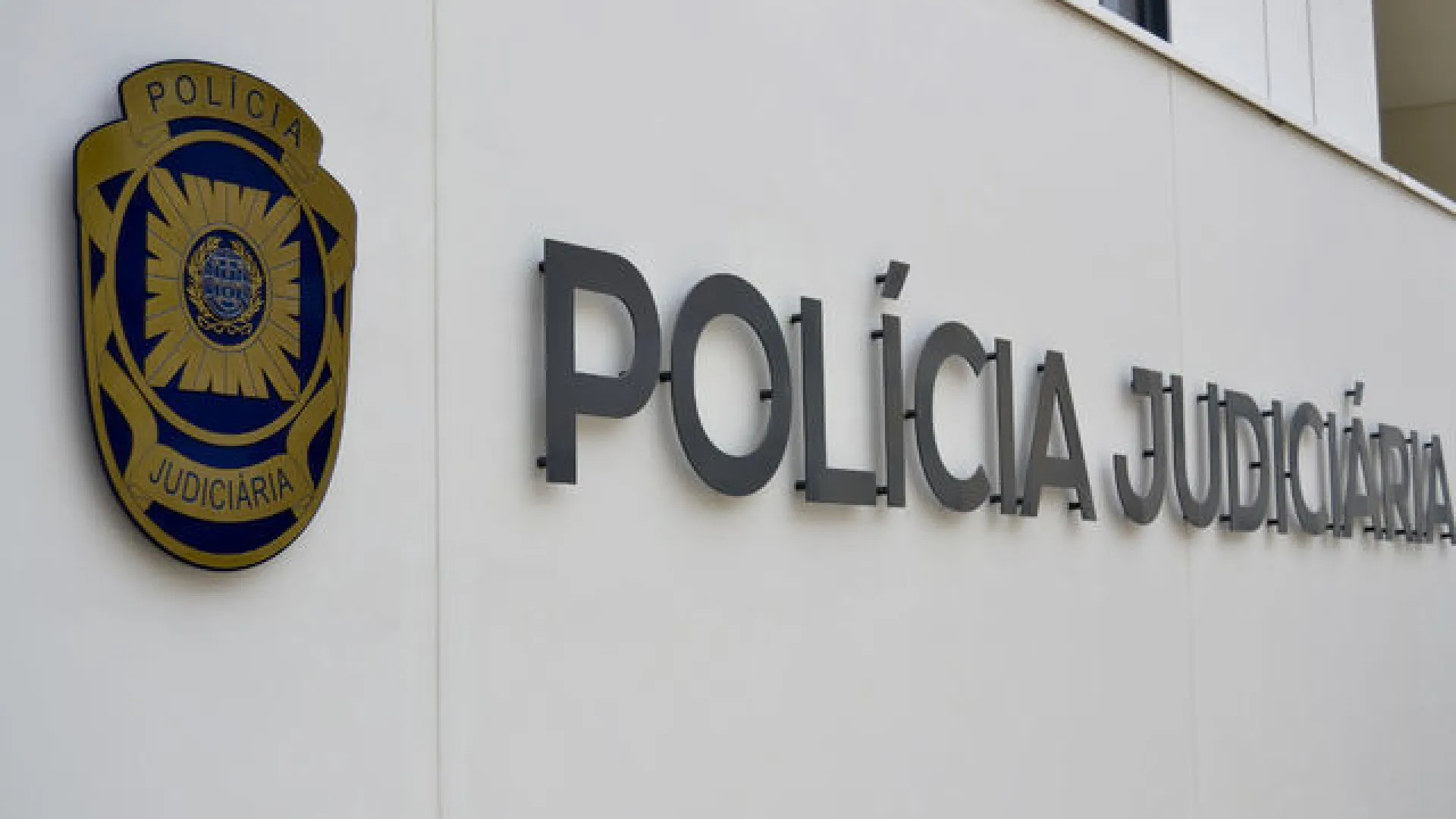 
                    PJ detém em Cascais homem condenado no Brasil a 27 anos por tráfico
                