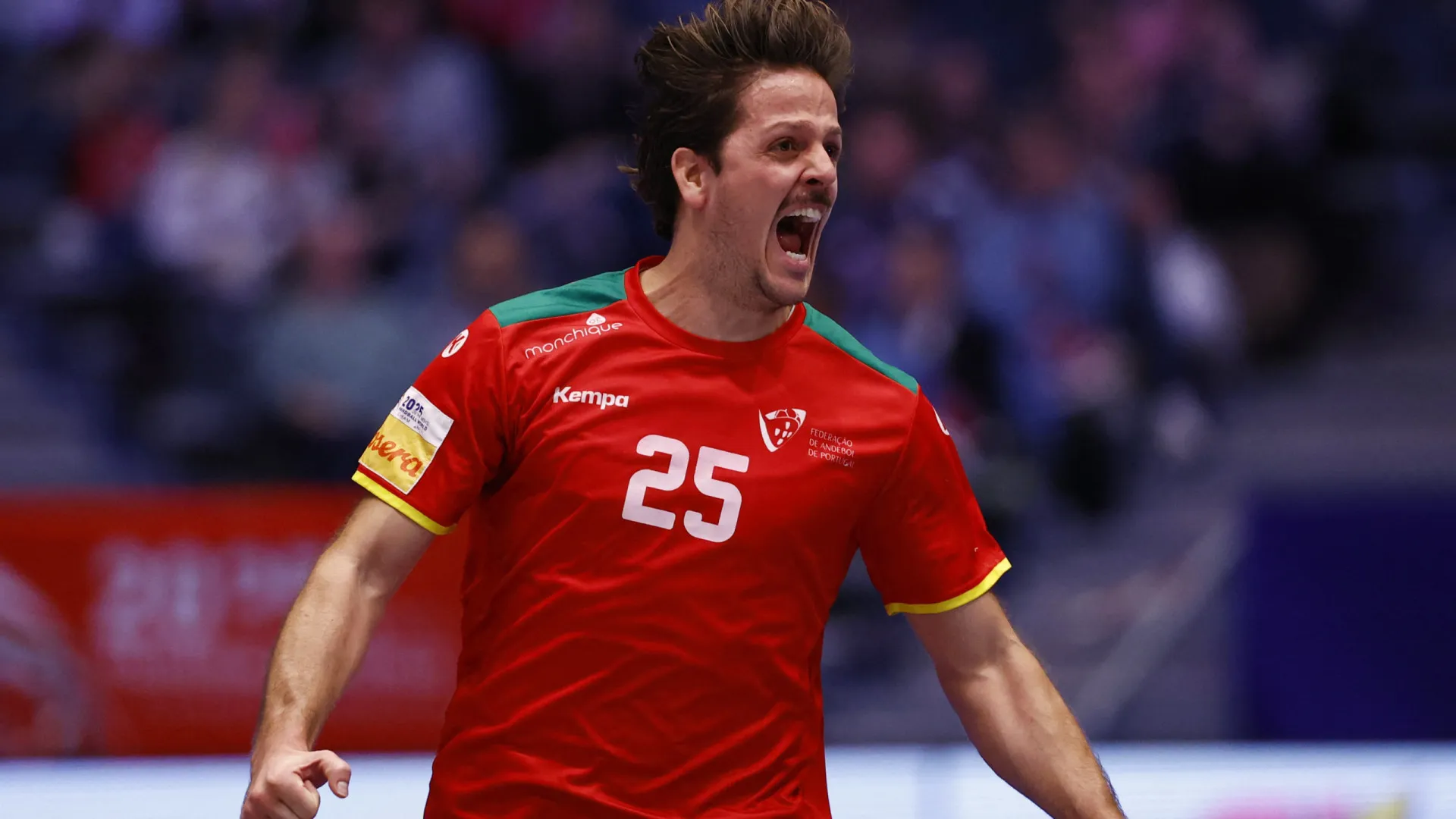 
                    Portugal 'amassa' Irão e sonha com final às portas do Europeu
                