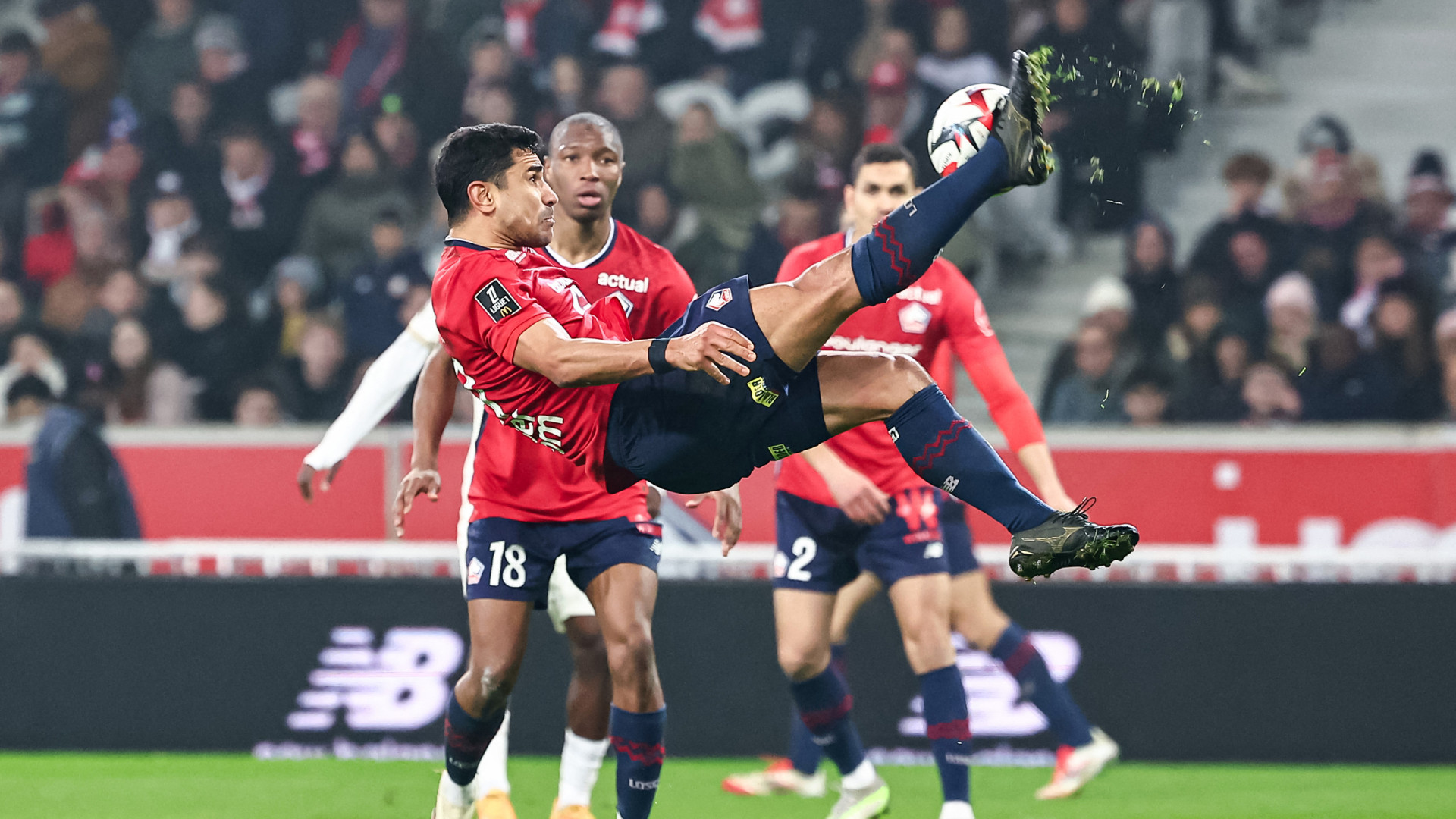 Lille ‘vira’ contra o Nice e sobe a terceiro na Ligue 1