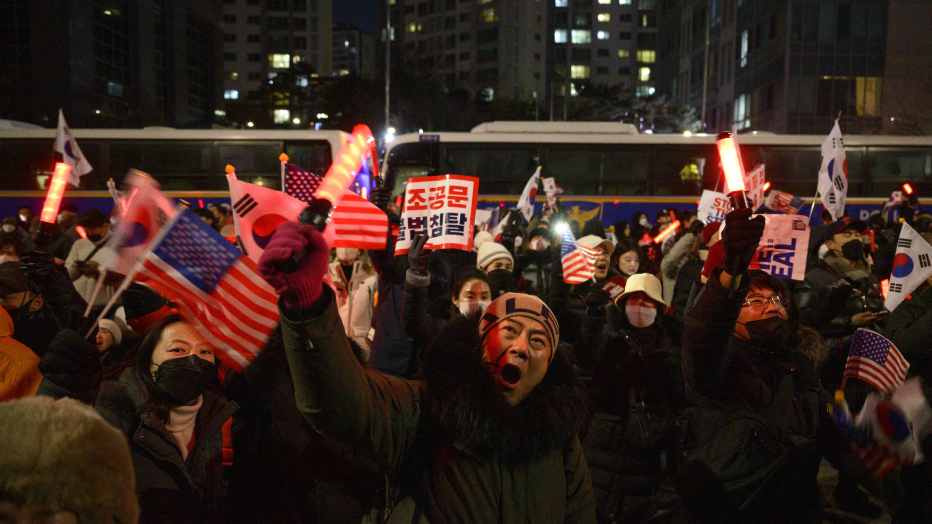 Quarenta detidos na Coreia do Sul em protestos contra detenção de Yoon