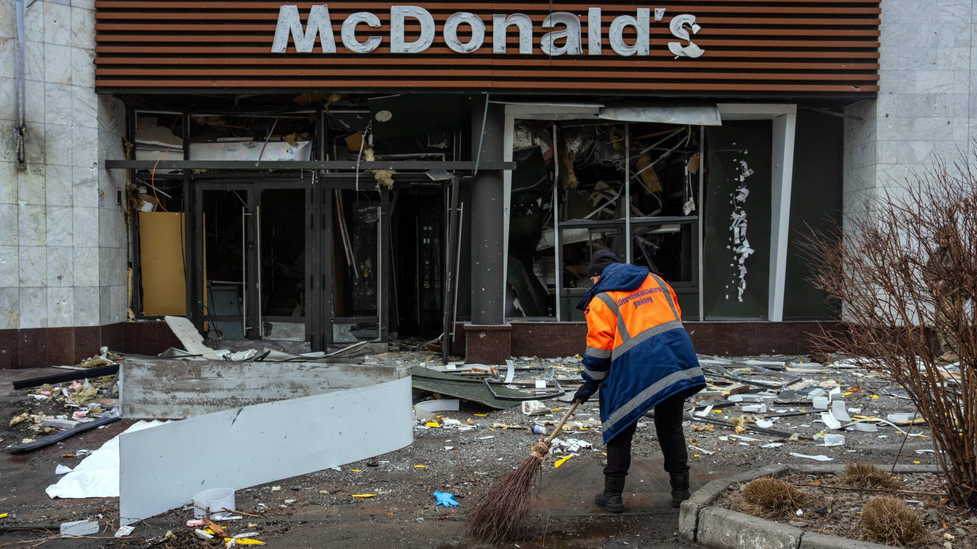 McDonald's mais antigo da Ucrânia destruído em ataque russo