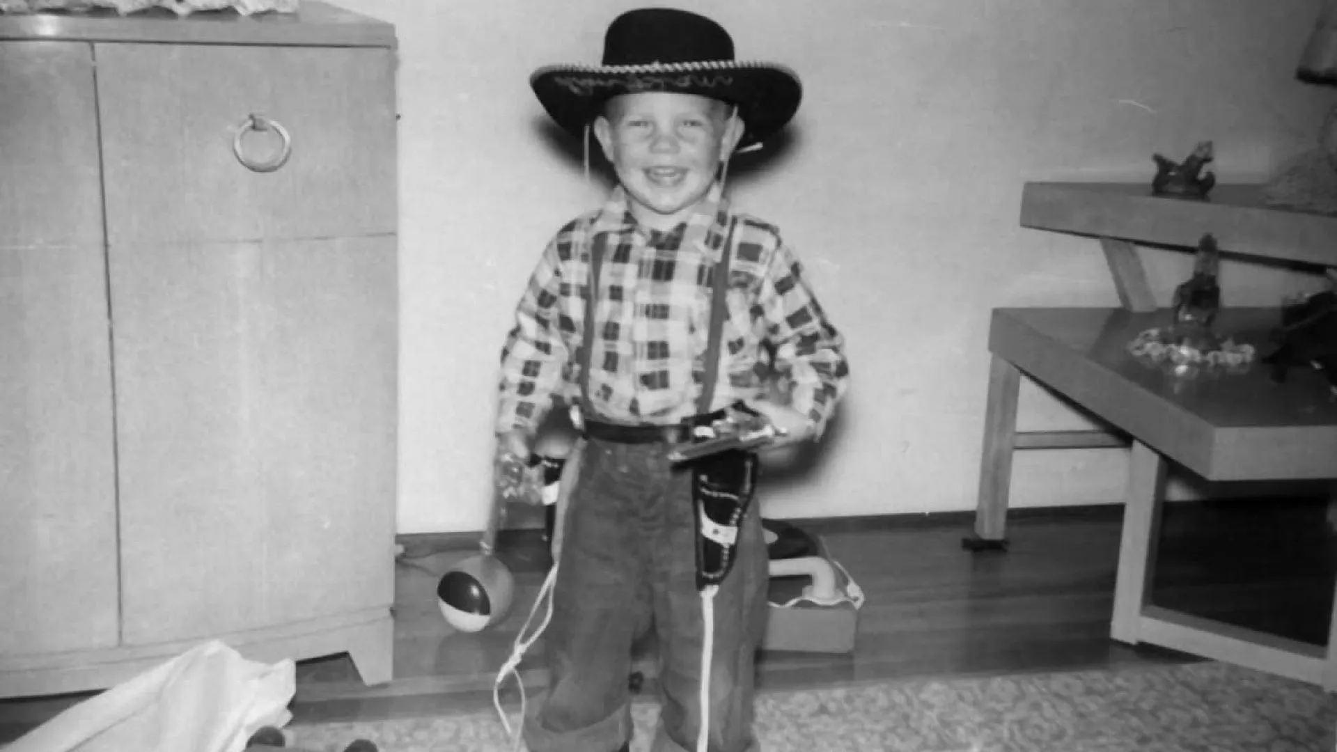 É um ator americano e celebrou 70 anos. Reconhece-o?