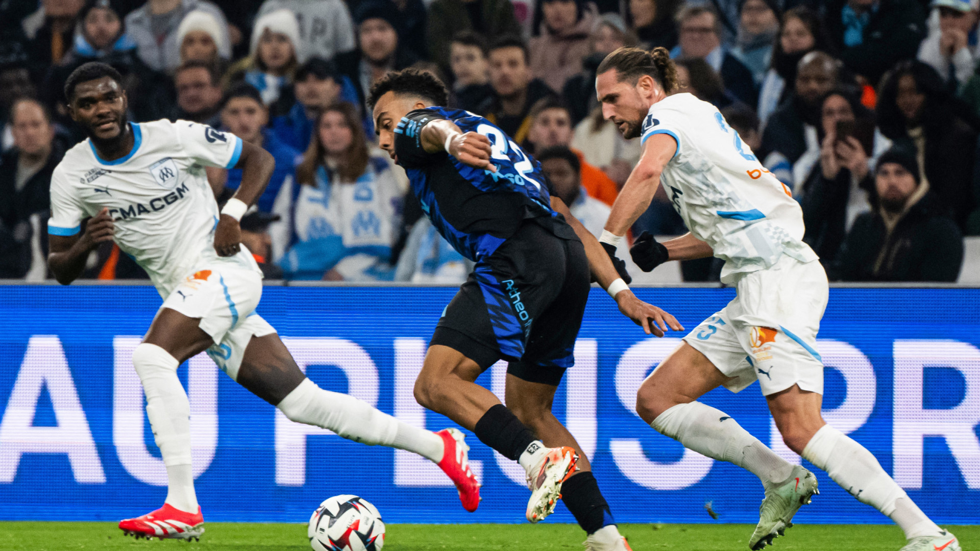 Marseille empata e atrasa-se na perseguição ao PSG