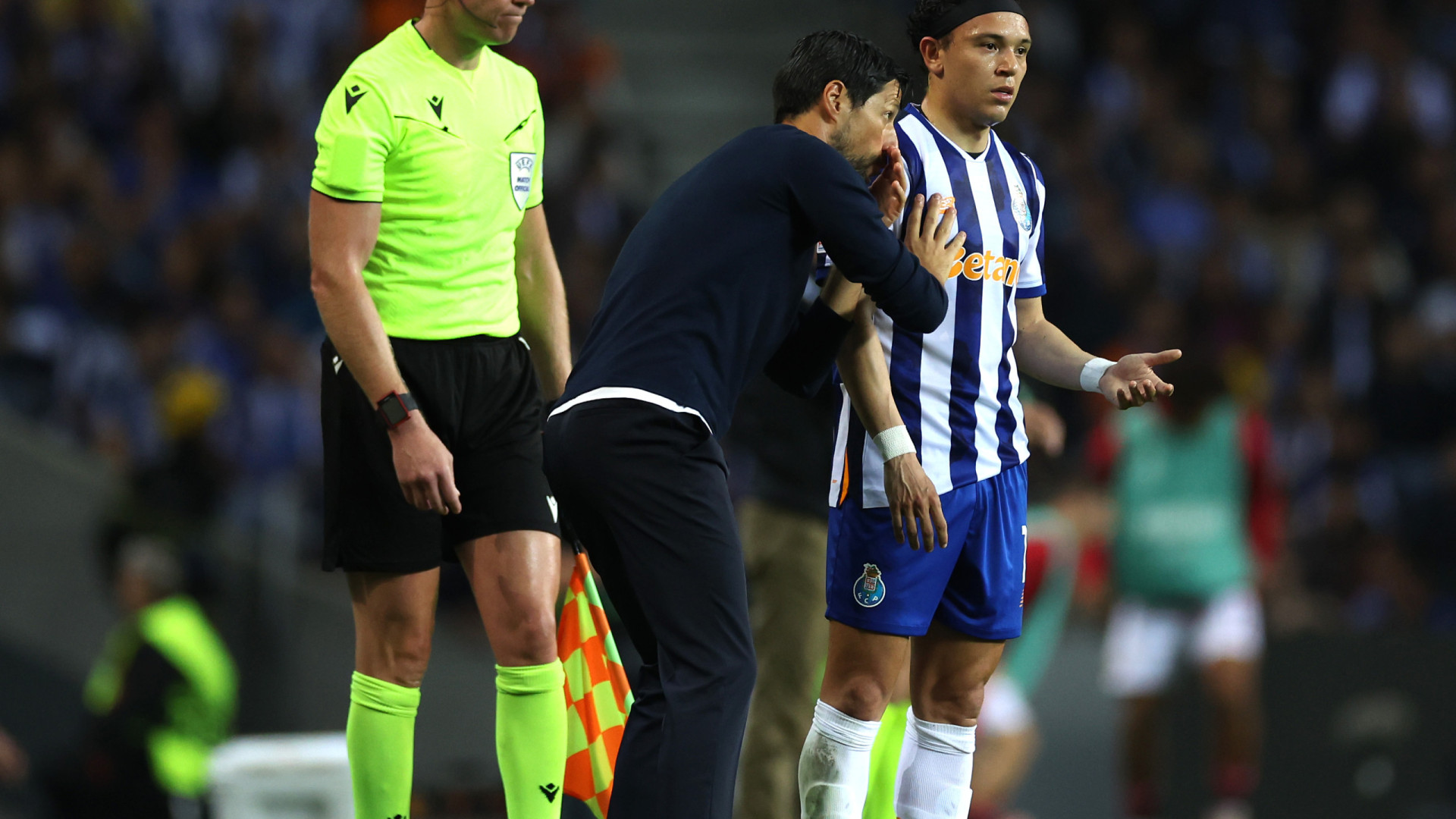 FC Porto a 'ferro e fogo'. Pepê ataca Vítor Bruno: 